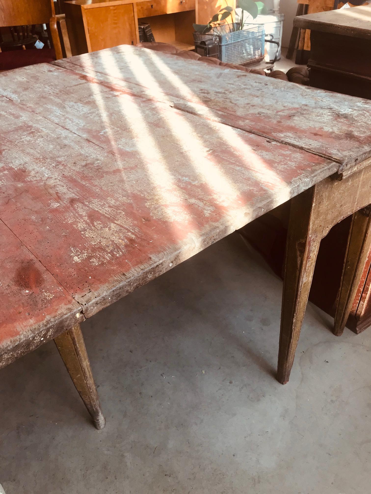 Swedish 19th Century Farmhouse Leaf Table For Sale