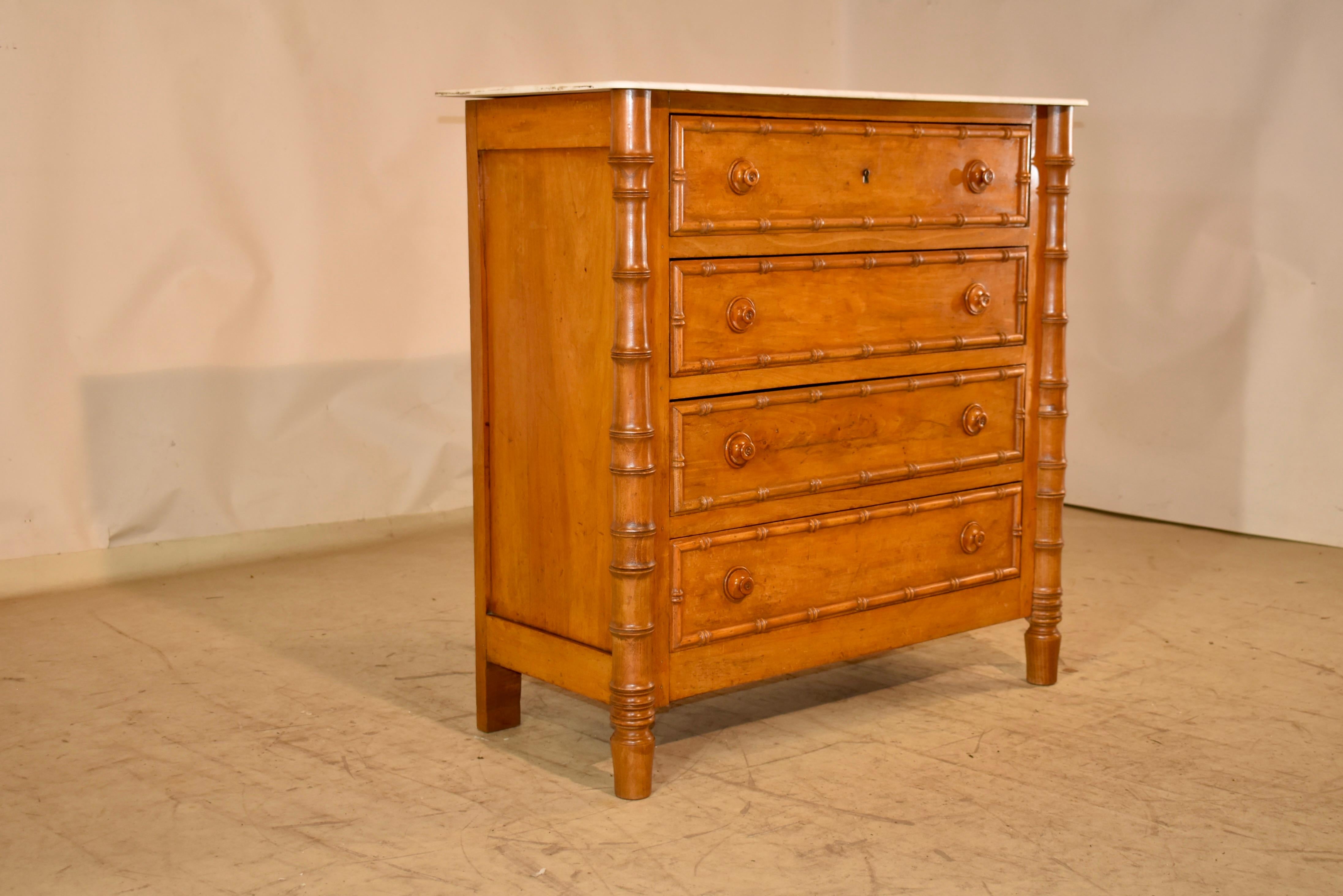 Kommode aus Bambusimitat des 19. Jahrhunderts aus Frankreich (Art nouveau) im Angebot
