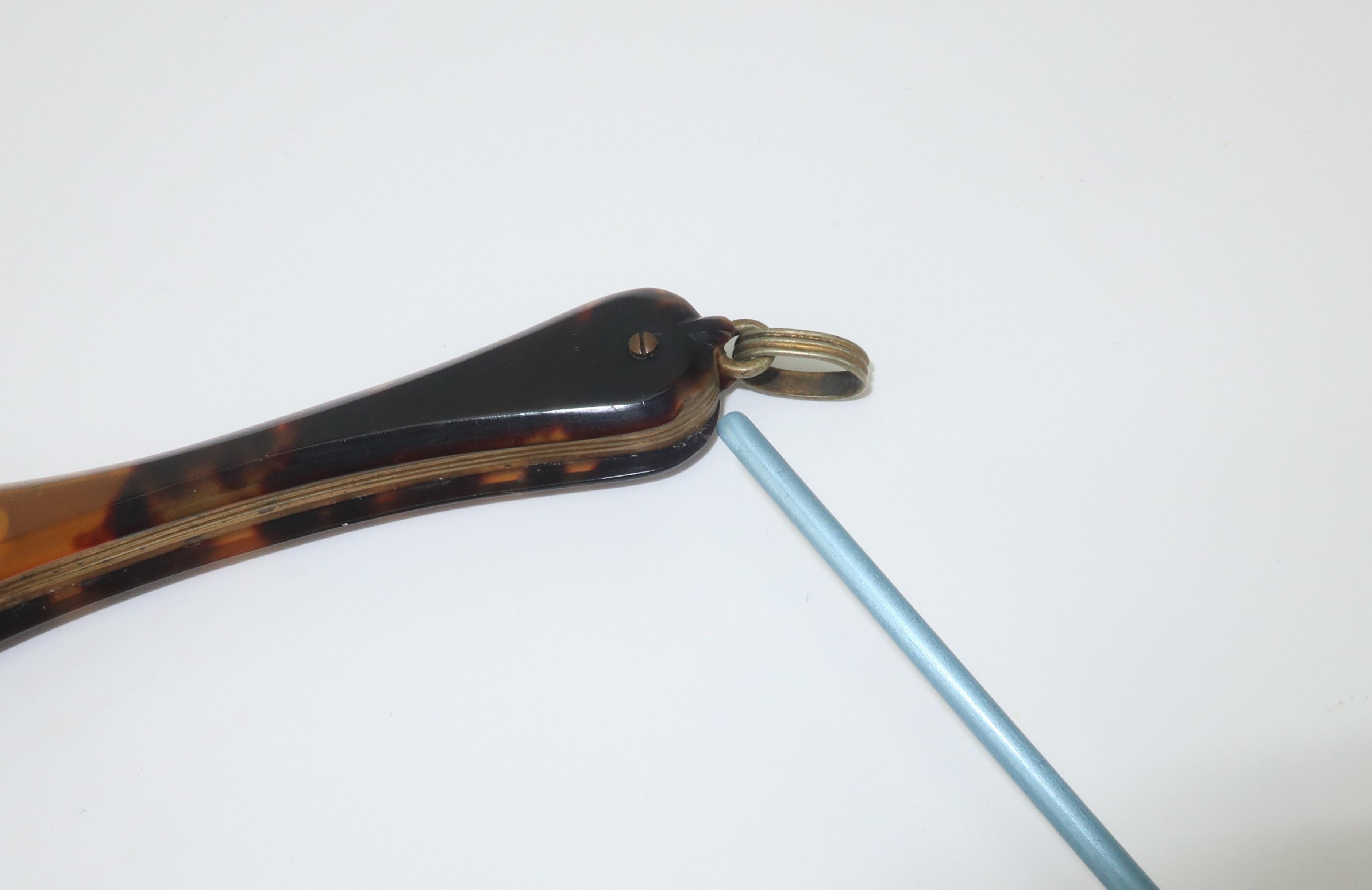 Occhiali Lorgnette con carica a molla in finto guscio di tartaruga del XIX secolo in vendita 5