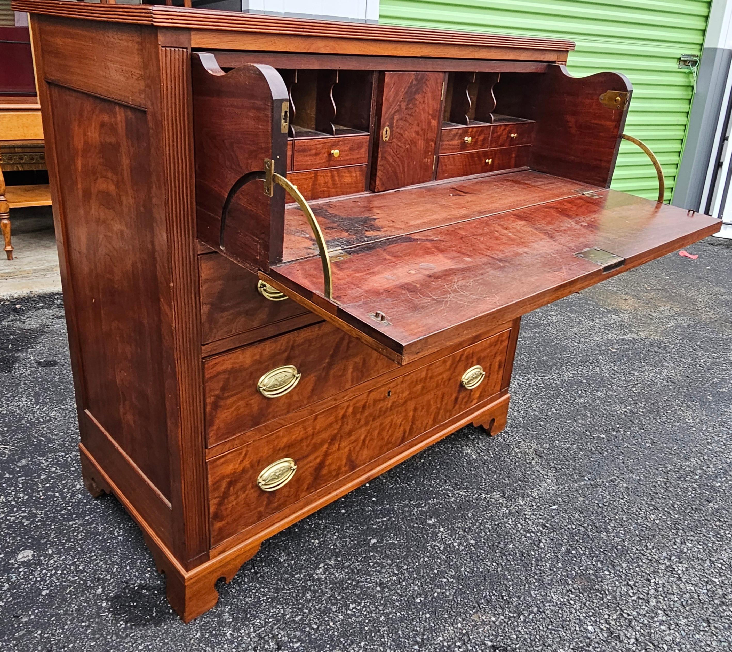 19th Century Federal Curly Tiger Figured Walnut Butler's Fall Front Desk For Sale 4