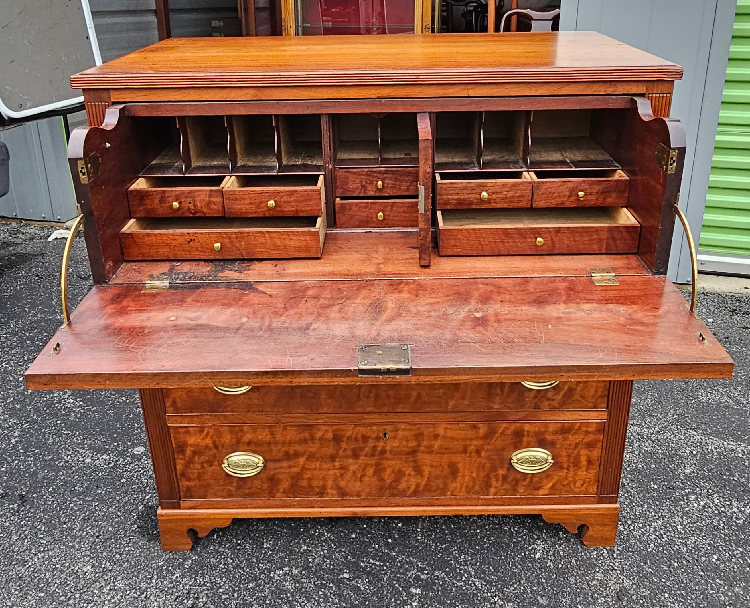 19th Century Federal Curly Tiger Figured Walnut Butler's Fall Front Desk For Sale 5