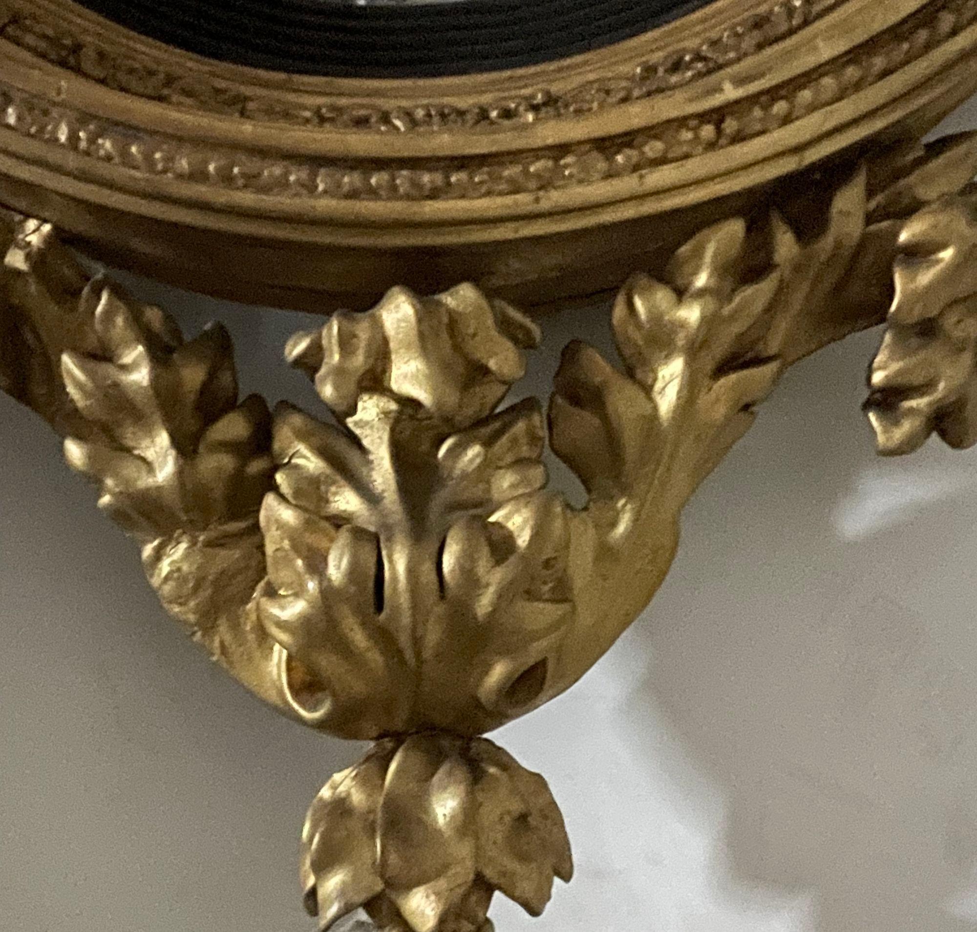 19th Century Federal Eagle Bullseye Mirror with Carved Giltwood and Foliate For Sale 1
