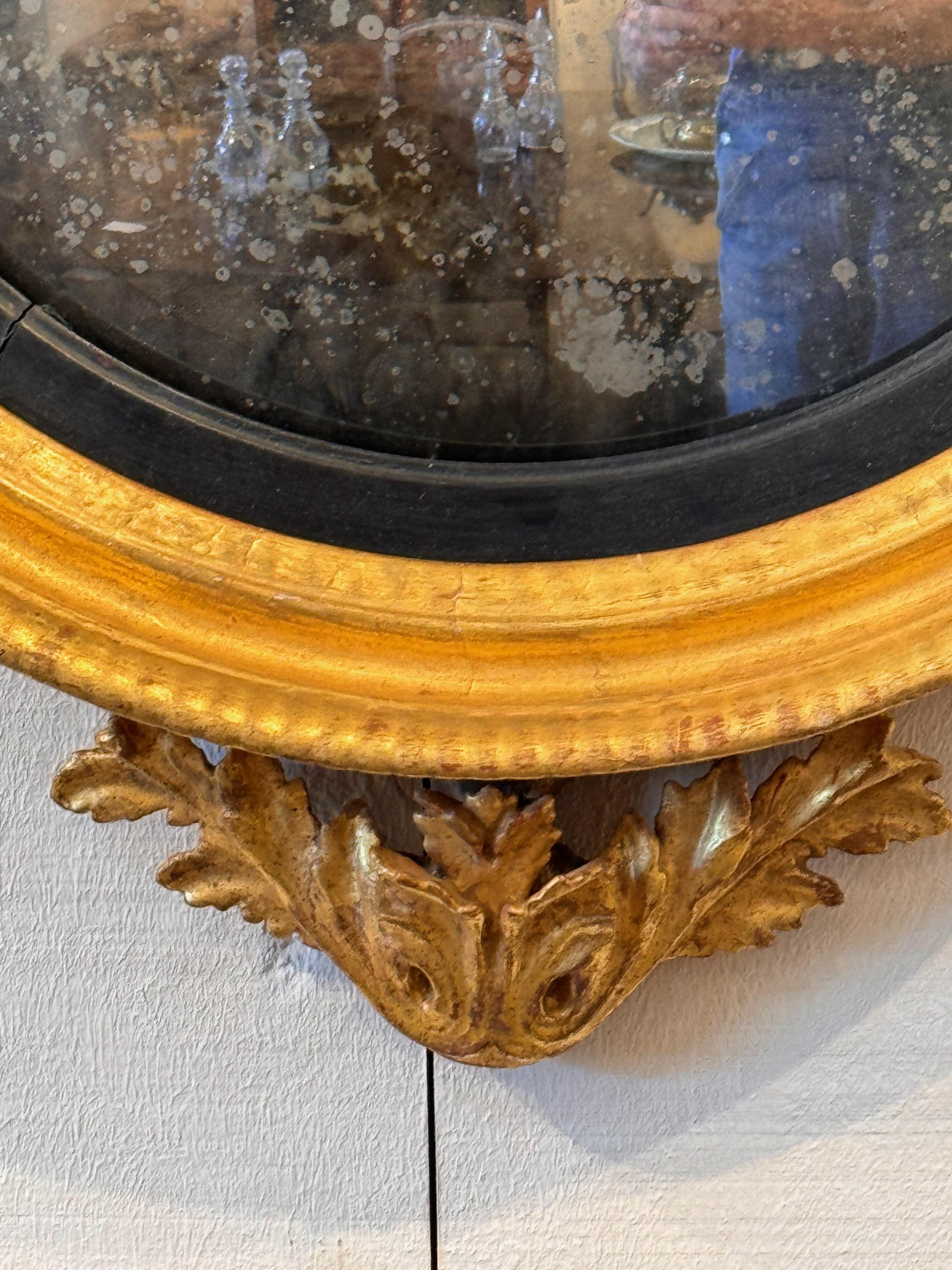 British 19th Century Federal Giltwood Convex Eagle Mirror For Sale