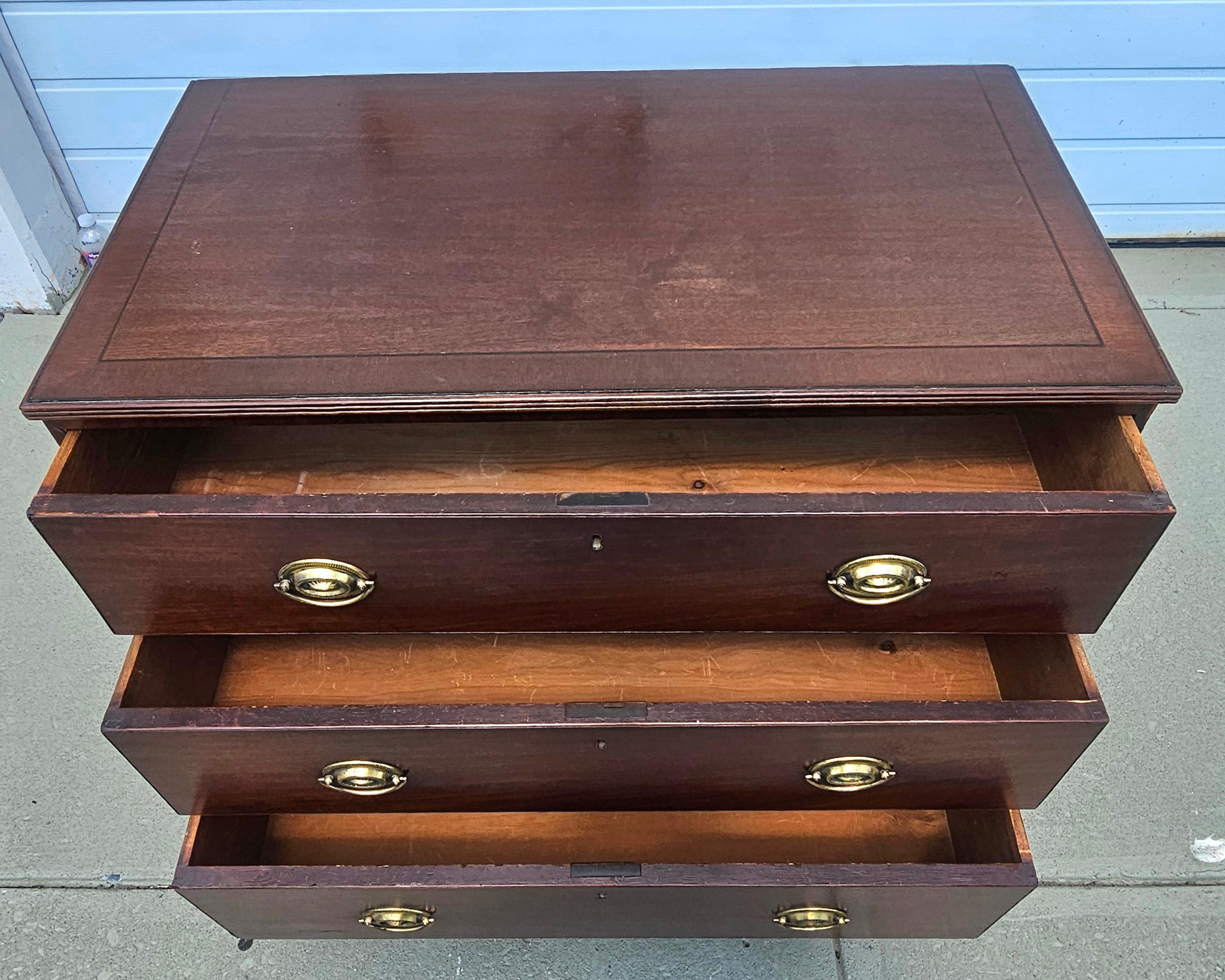 Cassettiera in mogano Feder del XIX secolo in vendita 2