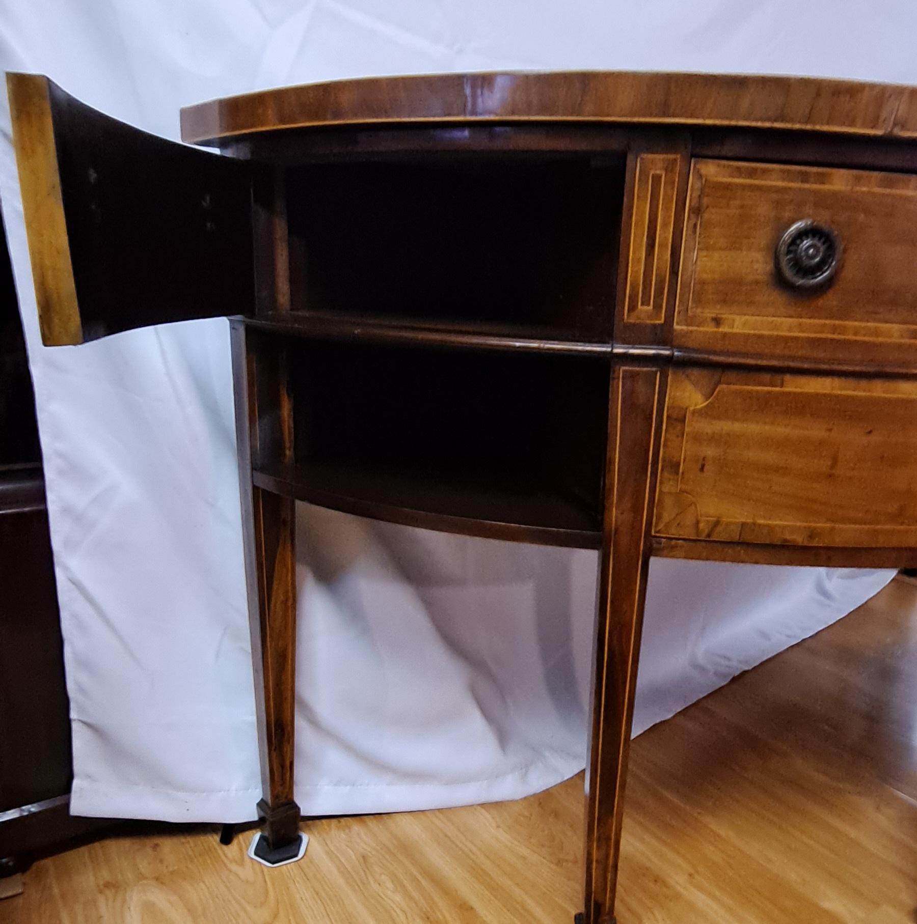 19th Century Federal Sideboard With Inlay In Good Condition For Sale In San Francisco, CA