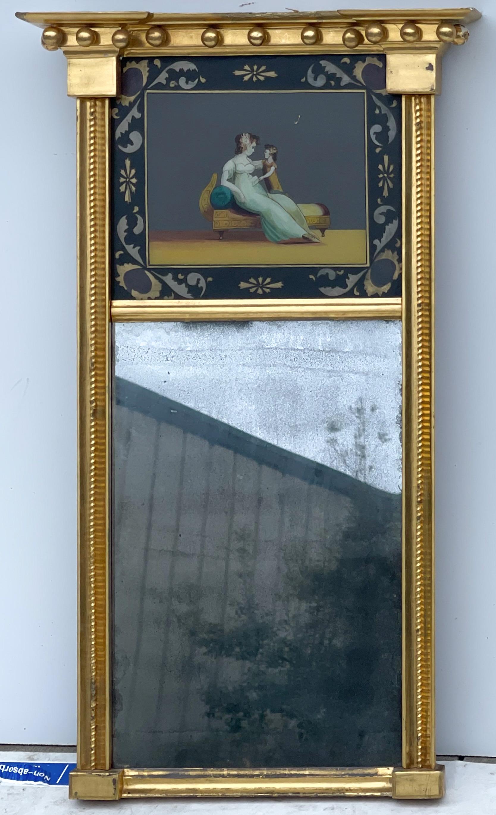 Fédéral Miroir Trumeau en émail doré de style fédéral du 19ème siècle avec mère et enfant en vente