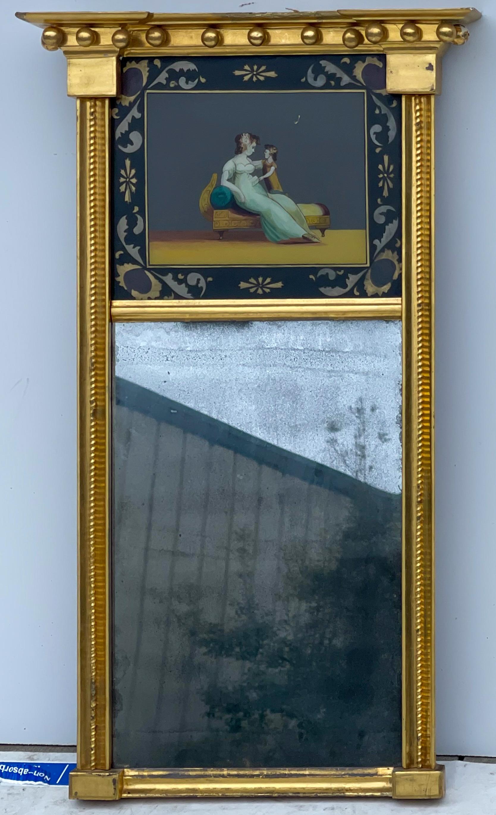 Miroir Trumeau en émail doré de style fédéral du 19ème siècle avec mère et enfant Bon état - En vente à Kennesaw, GA