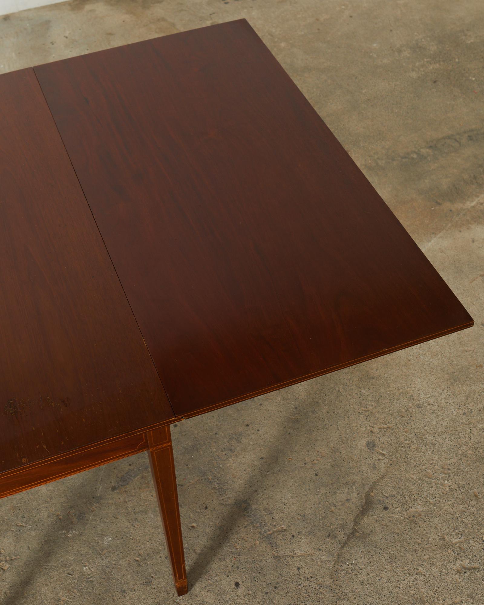 19th Century Federal Style Mahogany Drop Leaf Dining Table For Sale 3