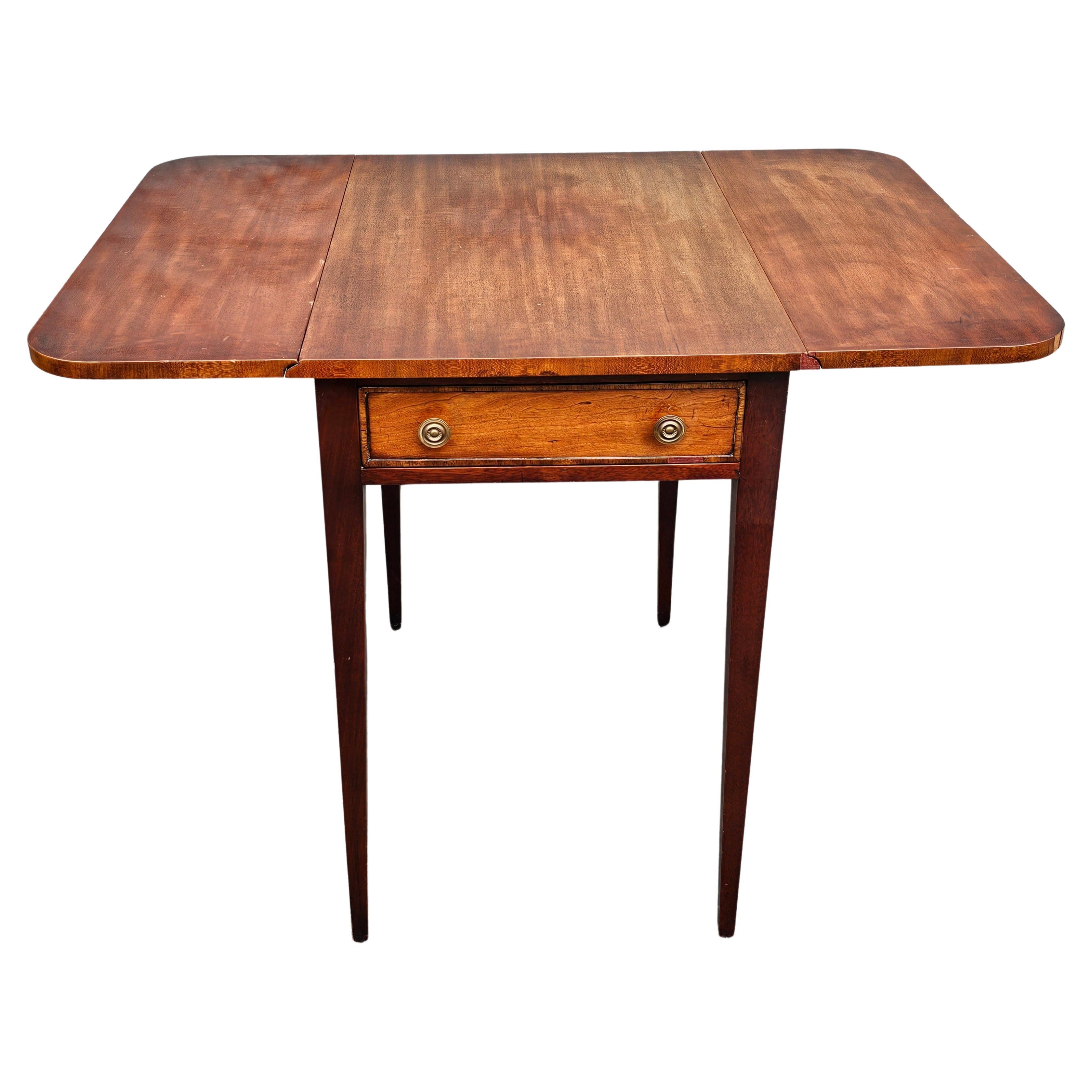 Acajou Table Pembroke de style fédéral du 19ème siècle en vente
