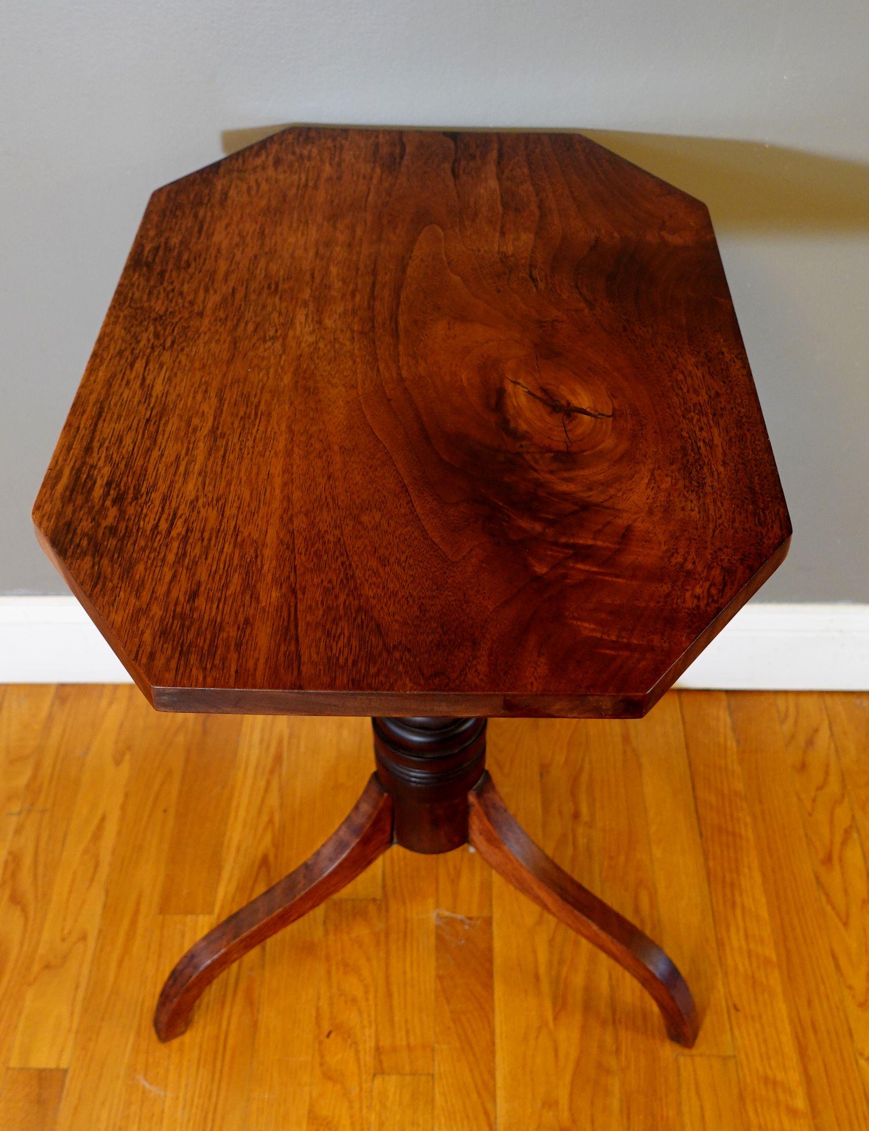 19th Century Federal Style Walnut Tilt Top Candle Stand For Sale 1