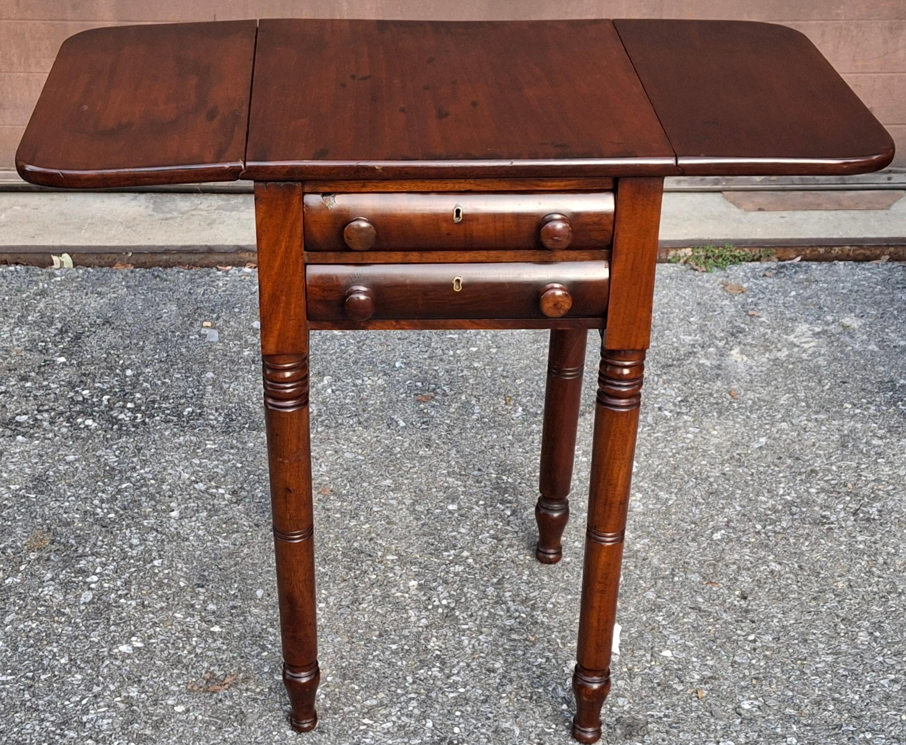 19th Century Federal Varnished Pine Two-Drawer Drop Leaf Work Table For Sale 7