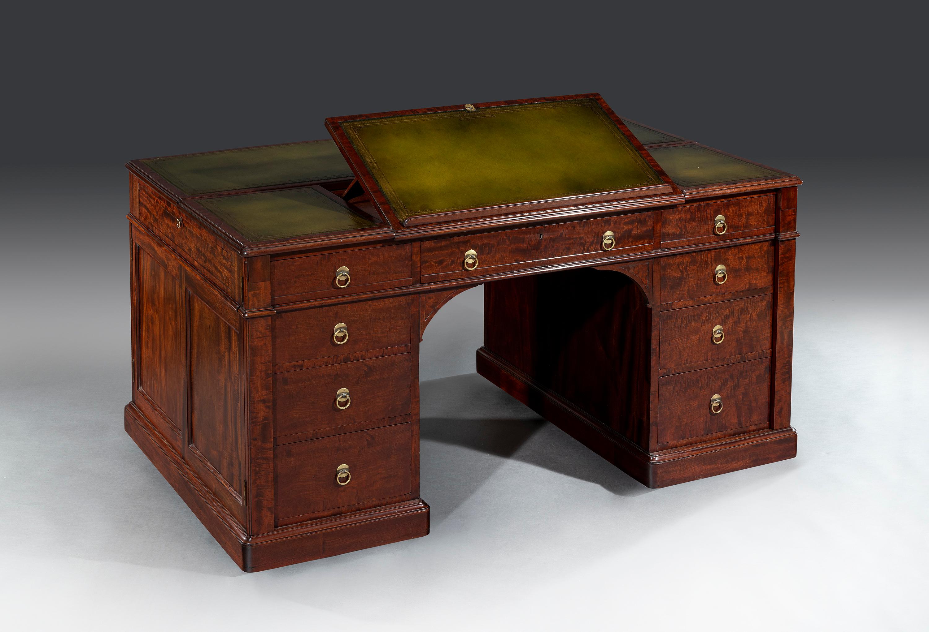 Mid-19th Century 19th Century Fiddleback Mahogany Library Desk Stamped Gillows  For Sale