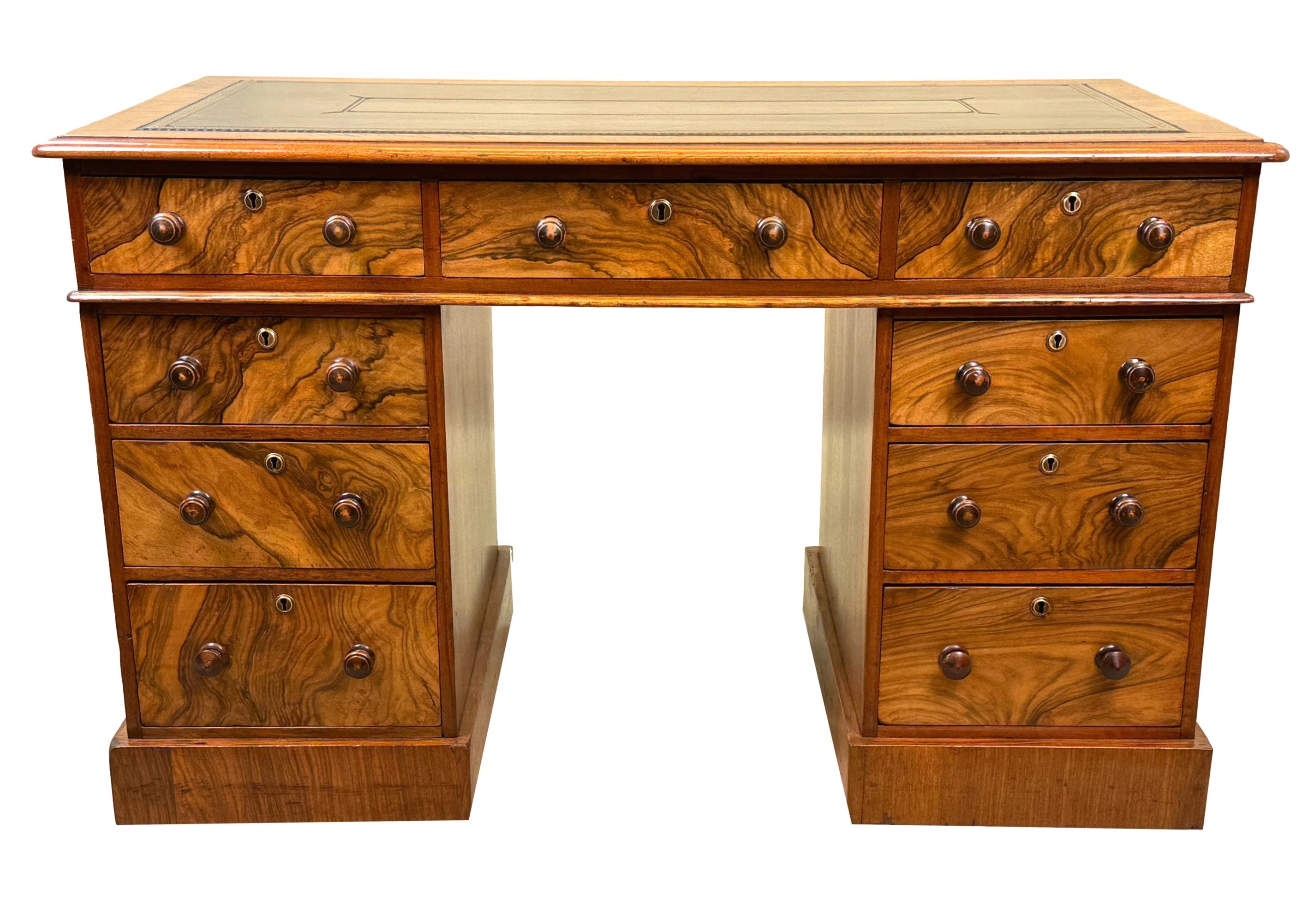19th Century Figured Walnut Pedestal Desk For Sale 5