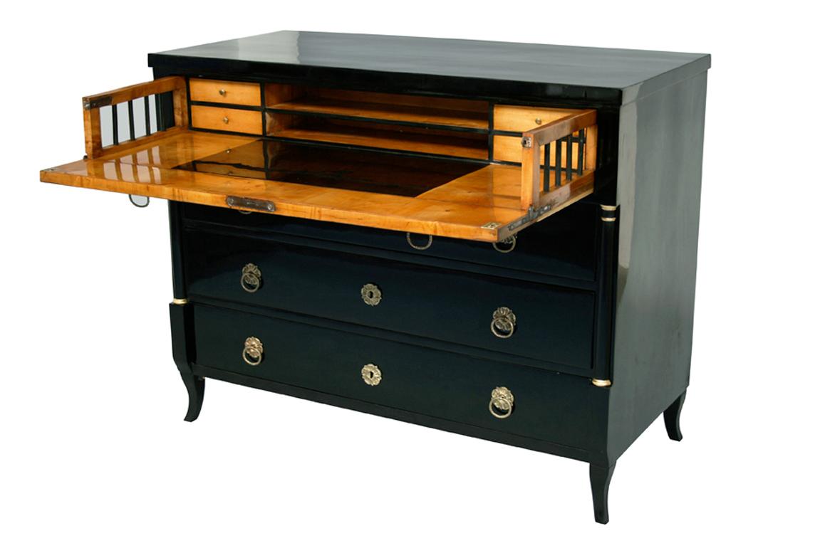 Austrian 19th Century Fine Biedermeier Bureau-Commode. Vienna, c. 1825. For Sale