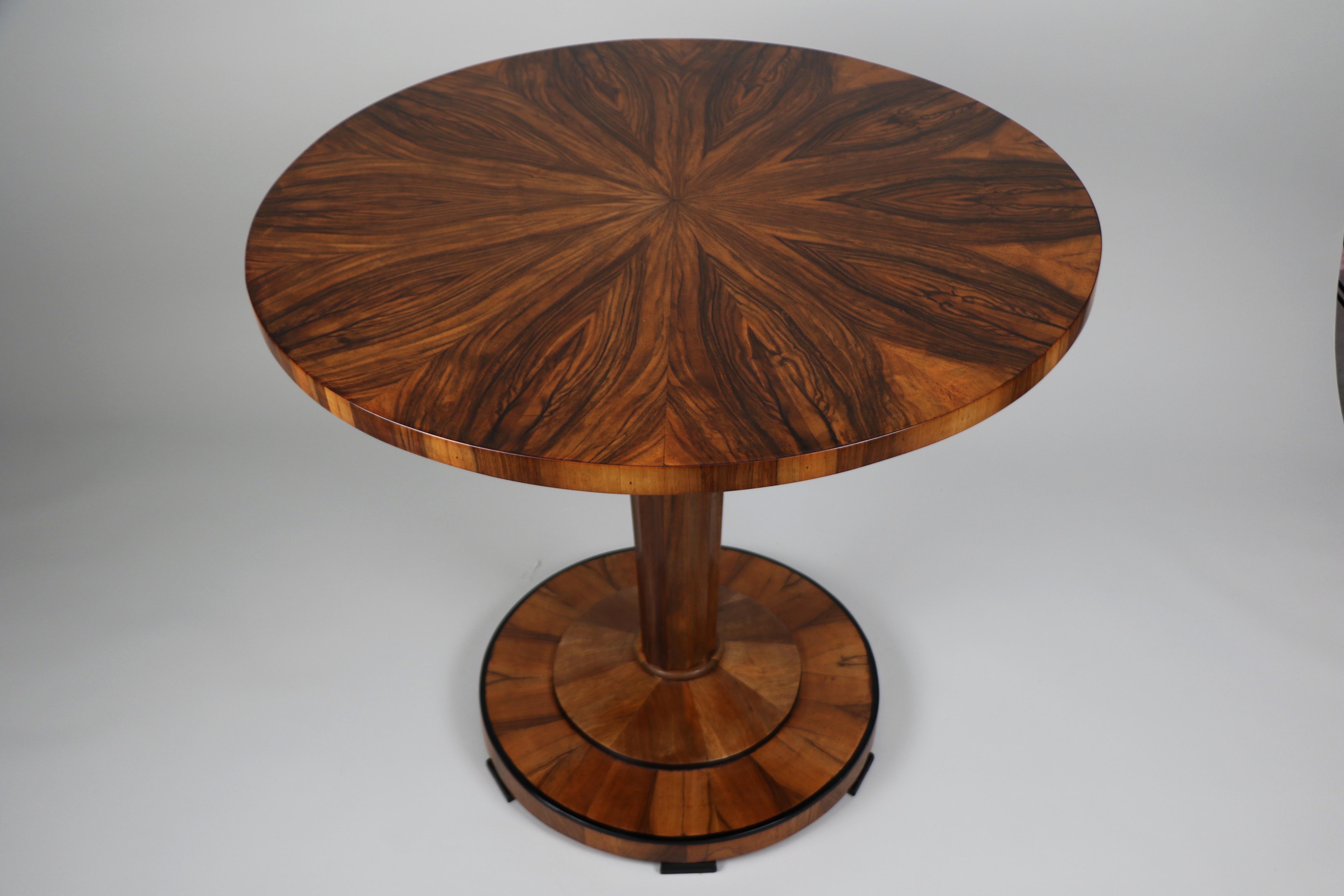 Austrian 19th Century Fine Biedermeier Center Table. Vienna, c. 1825. For Sale