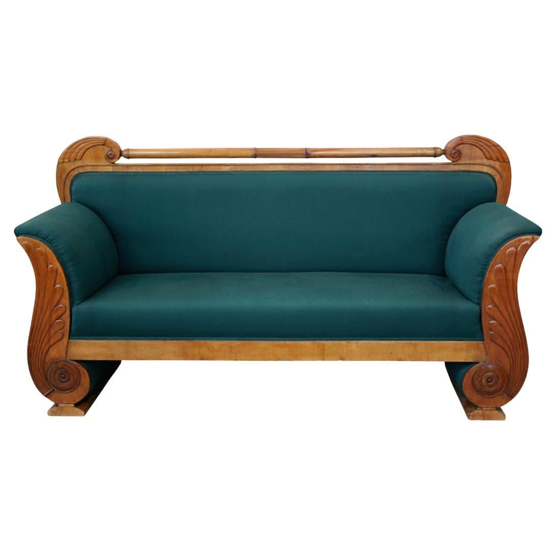 Divano in ciliegio Biedermeier del XIX secolo. Vienna, 1825 circa.