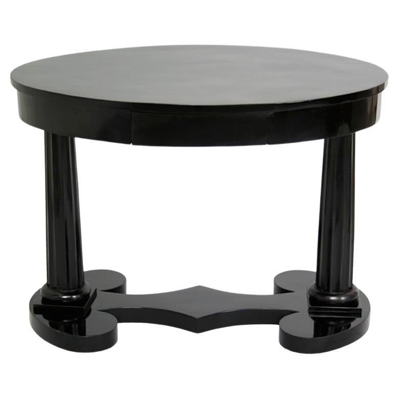 Table Biedermeier ébonisée du 19ème siècle. Vienne, vers 1825.