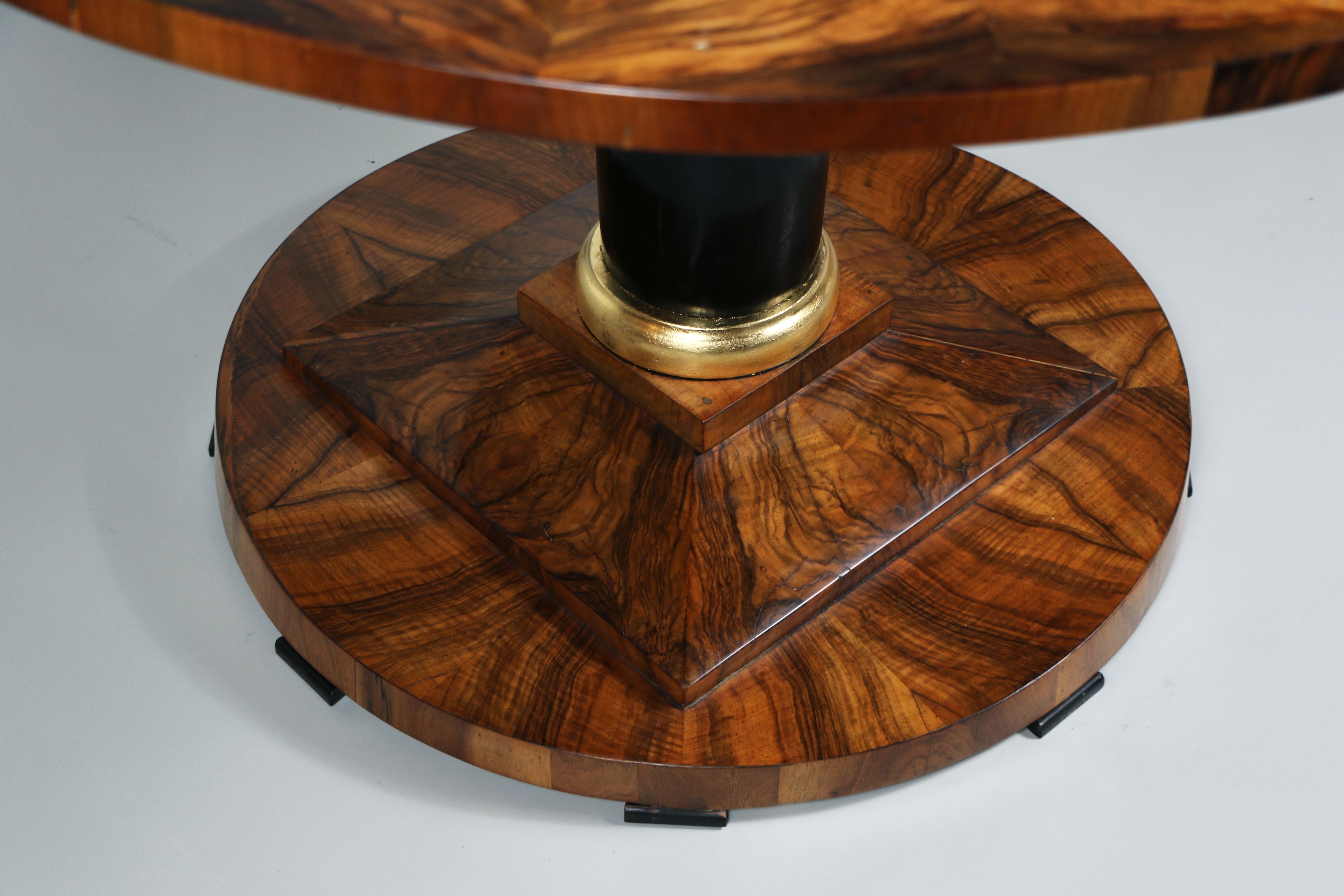 Austrian 19th Century Fine Biedermeier Large Walnut Table. Vienna, c. 1820-25. For Sale