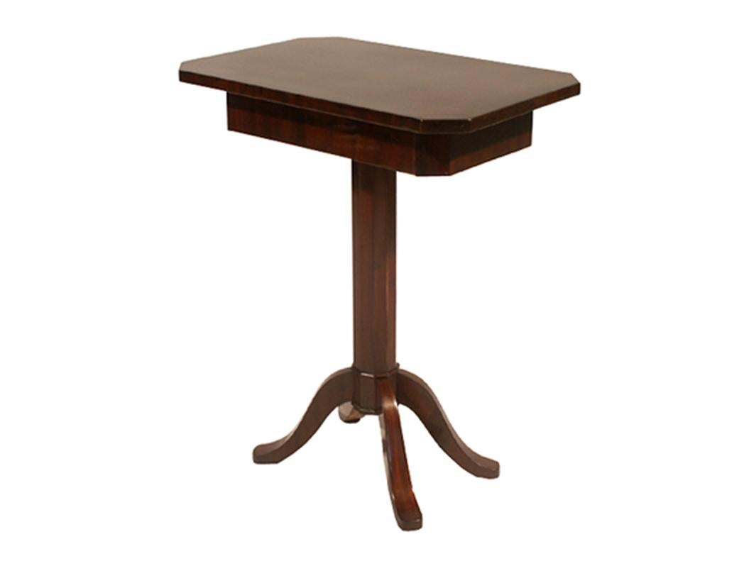Poli Table d'appoint en acajou Biedermeier du XIXe siècle. Vienne, vers 1820-25. en vente