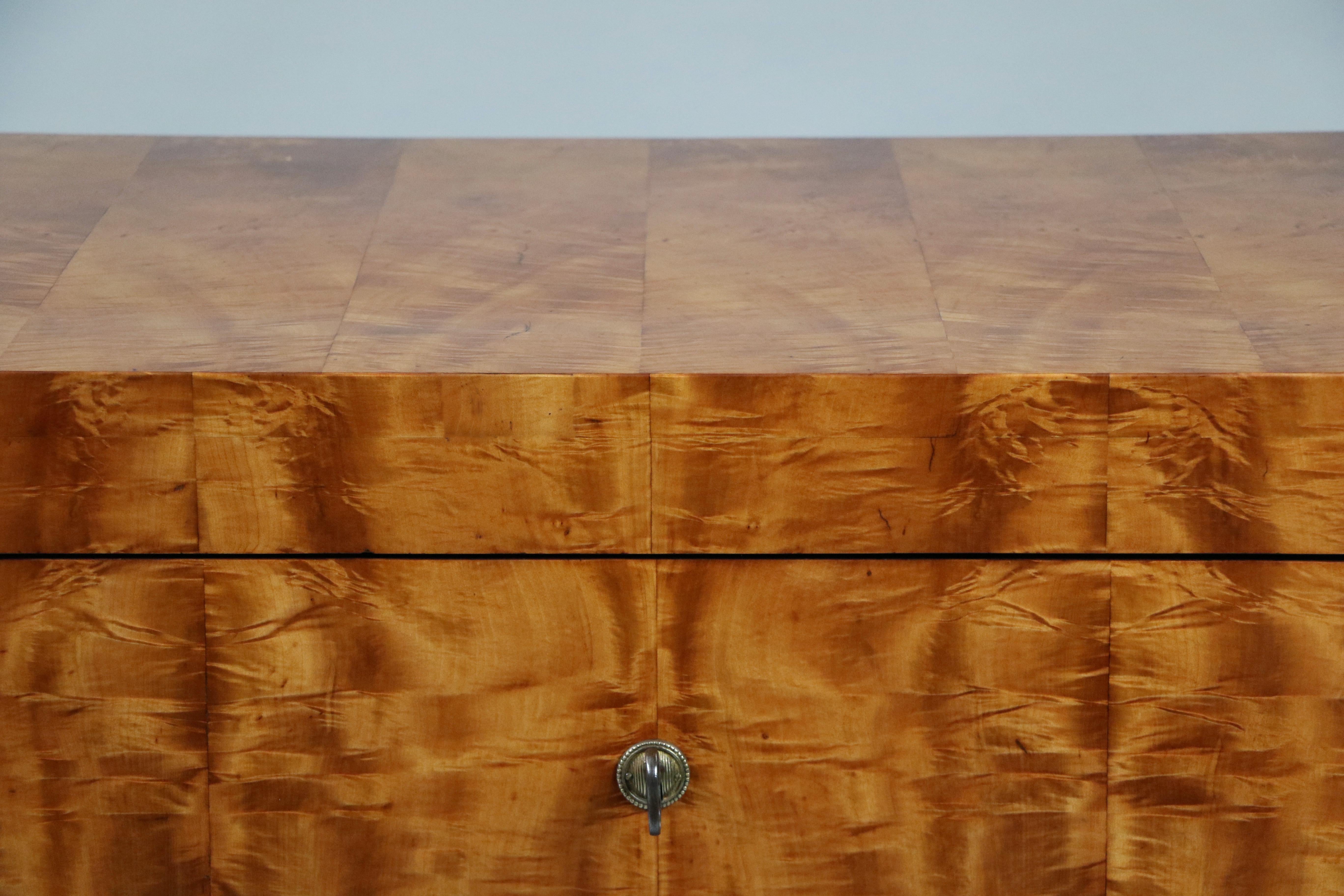 Polished 19th Century Fine Biedermeier Maple Chest of Drawers. Vienna, c. 1825. For Sale