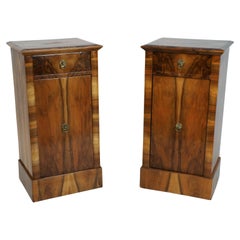 Antique 19th Century Fine Biedermeier Pair Of Walnut Nightstands. Vienna, c. 1825.