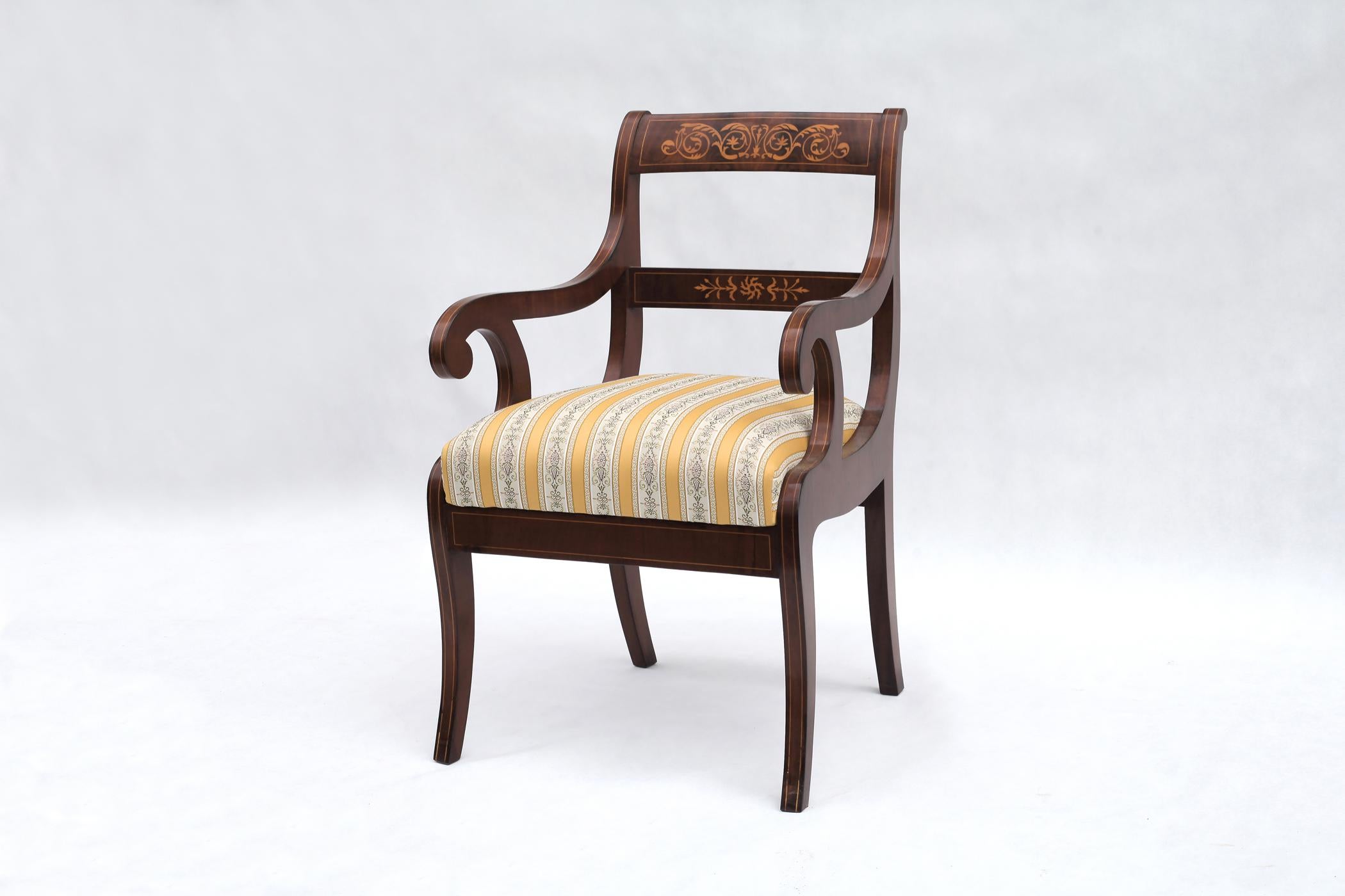 Biedermeier-Set des 19. Jahrhunderts mit Tisch, Sofa, fünf Stühlen und zwei Sesseln. im Angebot 7