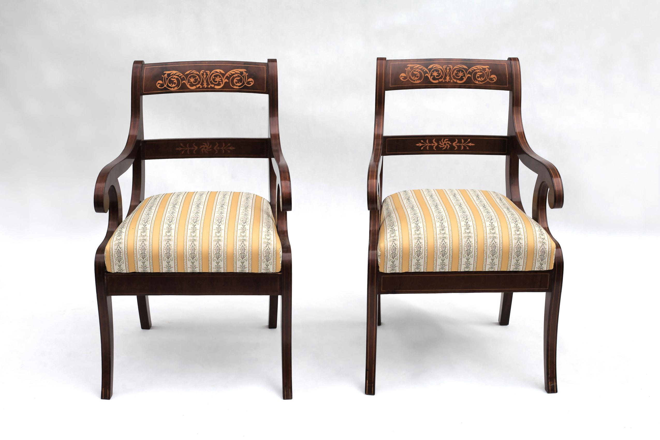 Biedermeier-Set des 19. Jahrhunderts mit Tisch, Sofa, fünf Stühlen und zwei Sesseln. im Angebot 13