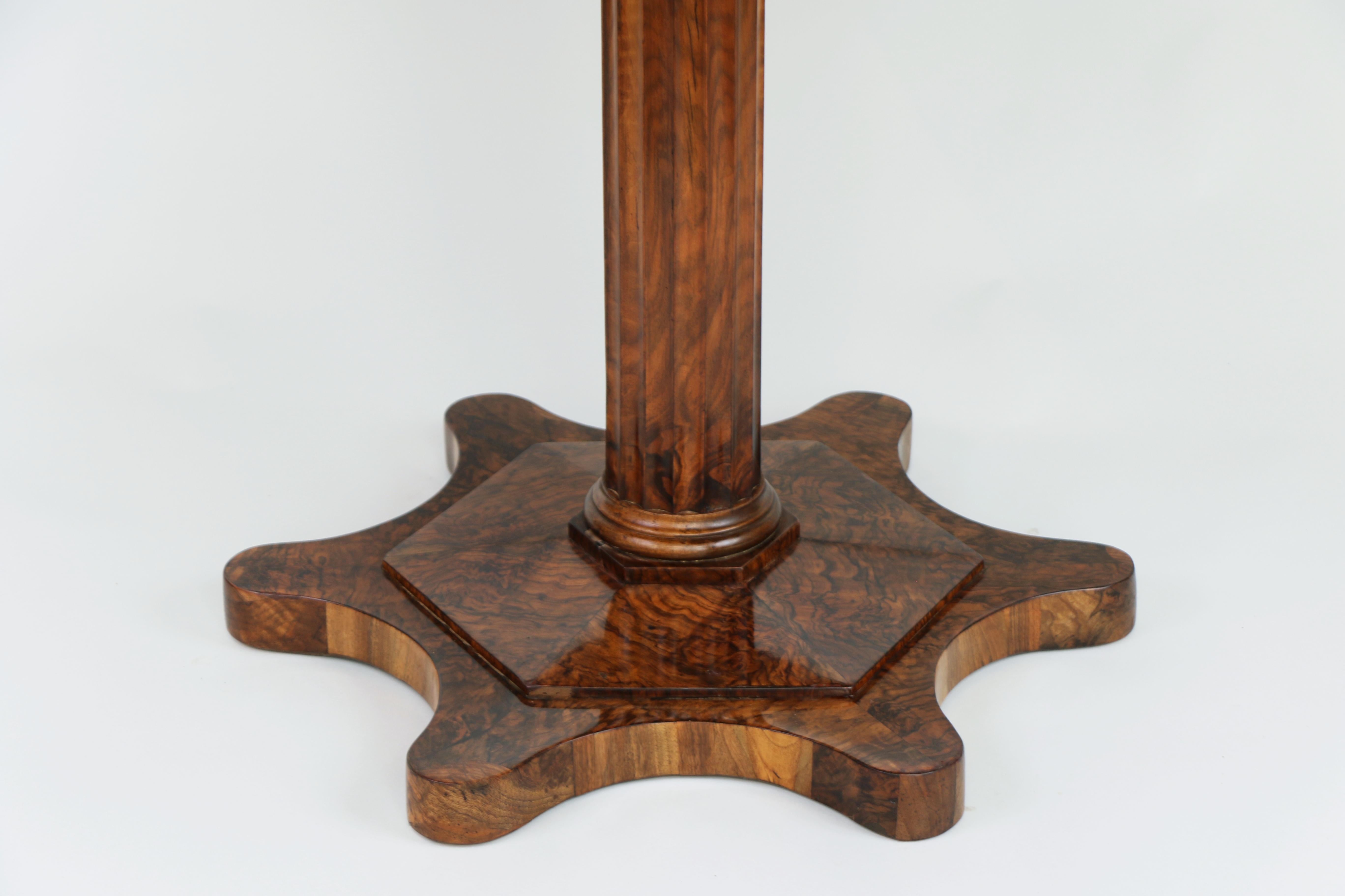 Mesa Biedermeier del siglo XIX. Viena, hacia 1825. Austríaco en venta