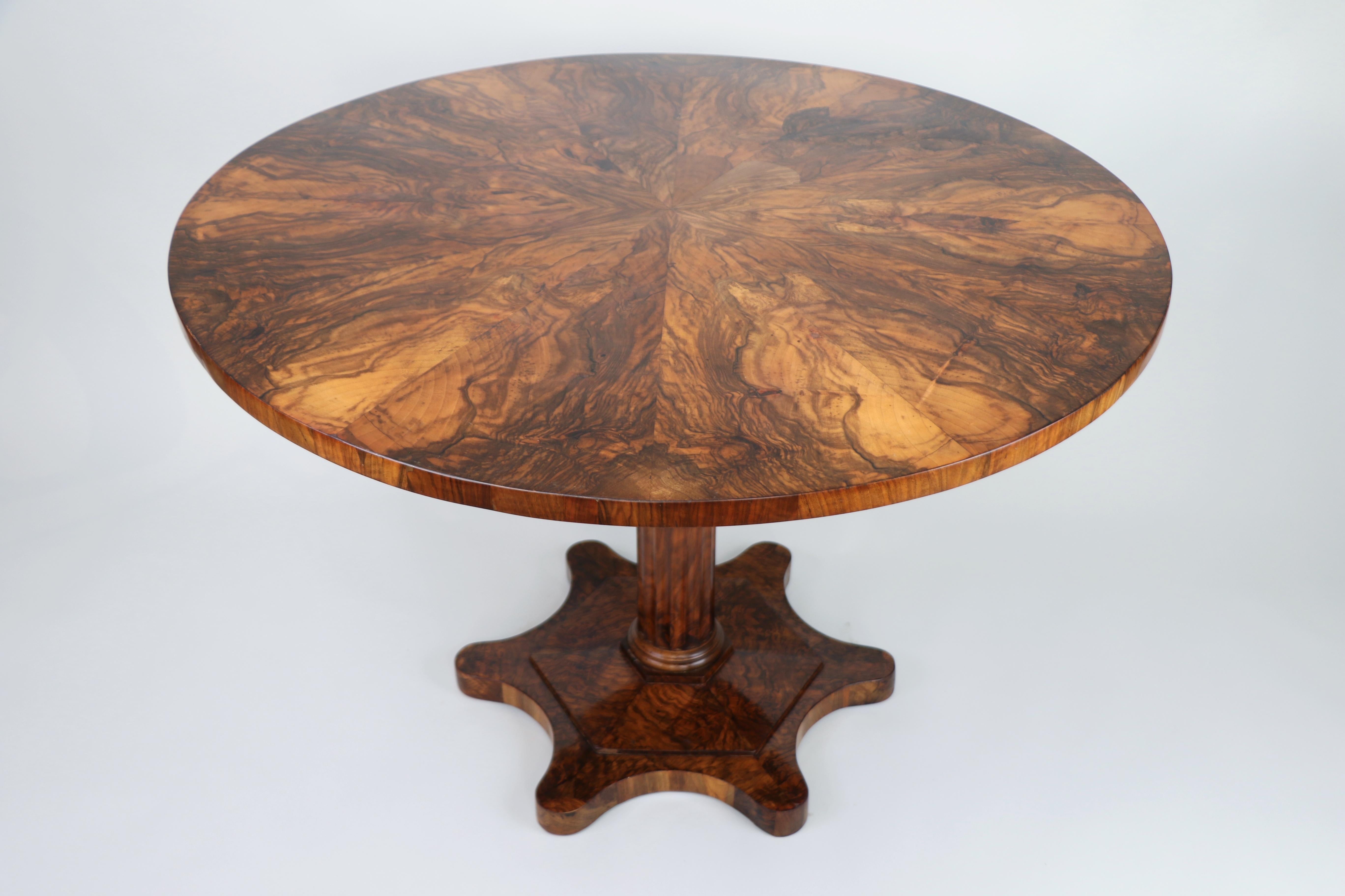 Mesa Biedermeier del siglo XIX. Viena, hacia 1825. en Bueno estado para la venta en Vienna, AT