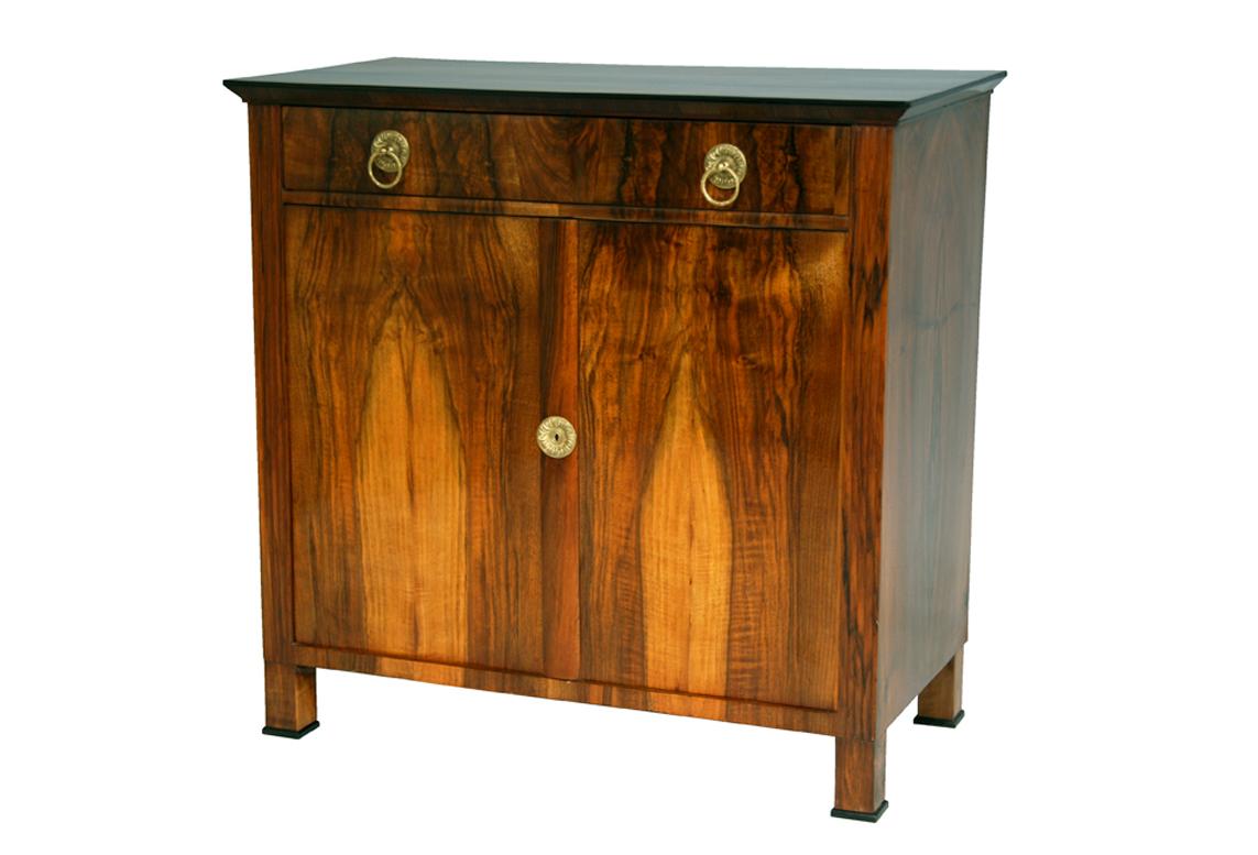 Noce Commodo Biedermeier Trumeau del XIX secolo. Vienna, 1825 circa. in vendita