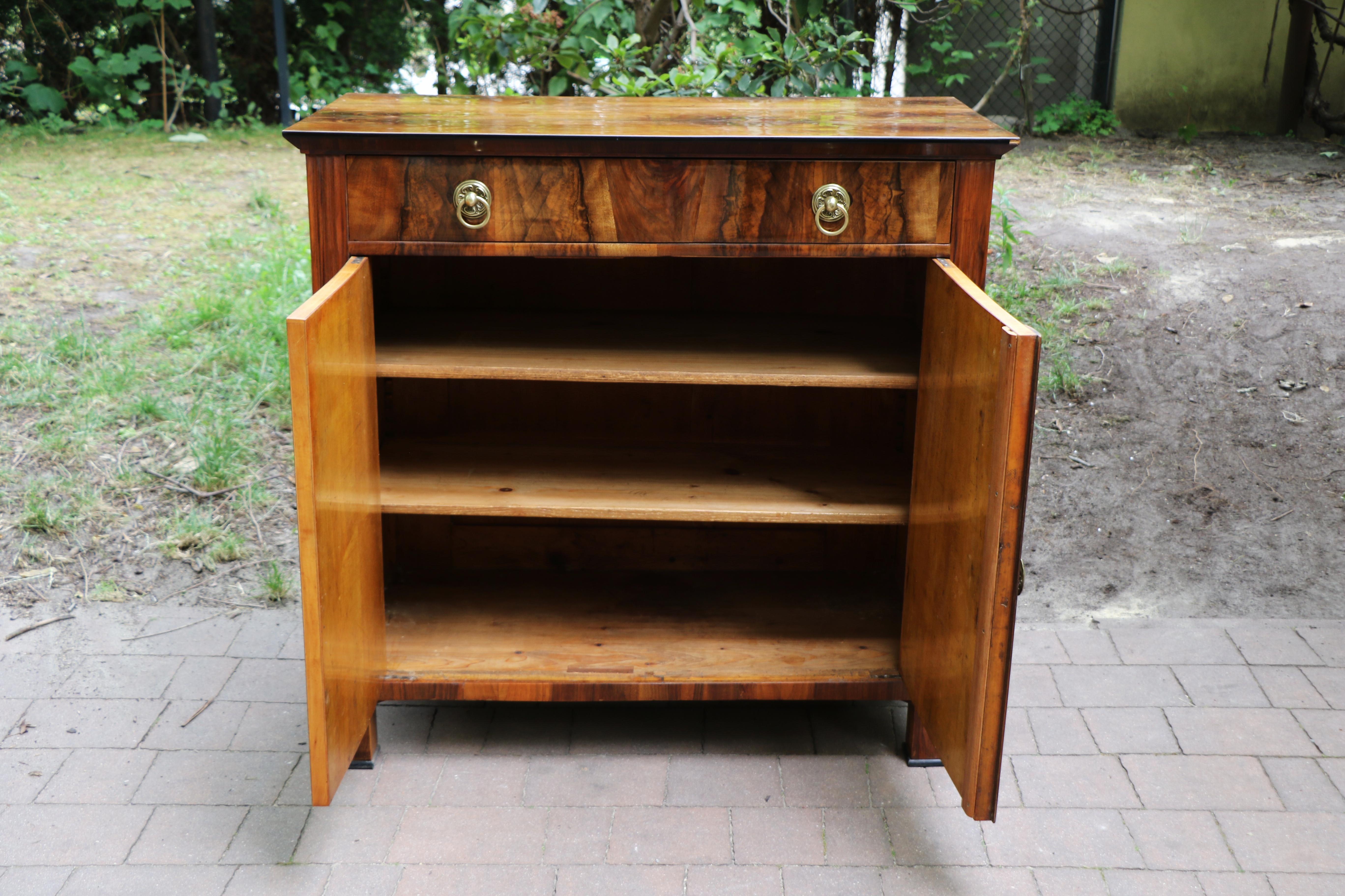 19th Century Fine Biedermeier Trumeau Commode. Vienna, c. 1825. For Sale 1