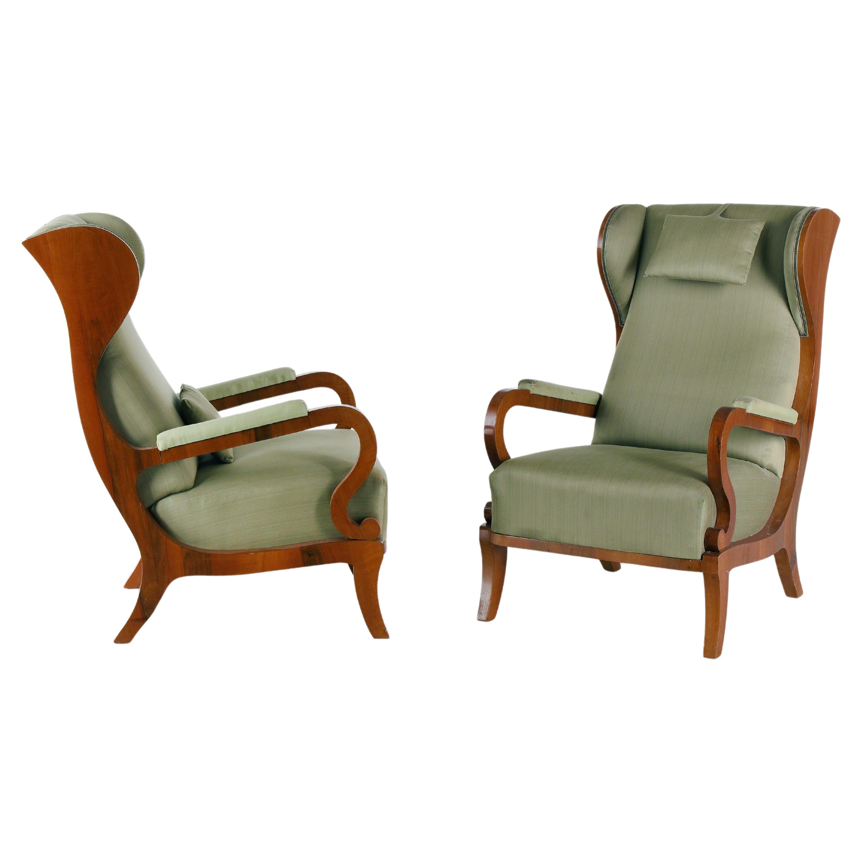 Fauteuils en noyer Biedermeier du XIXe siècle. Vienne, vers 1825.