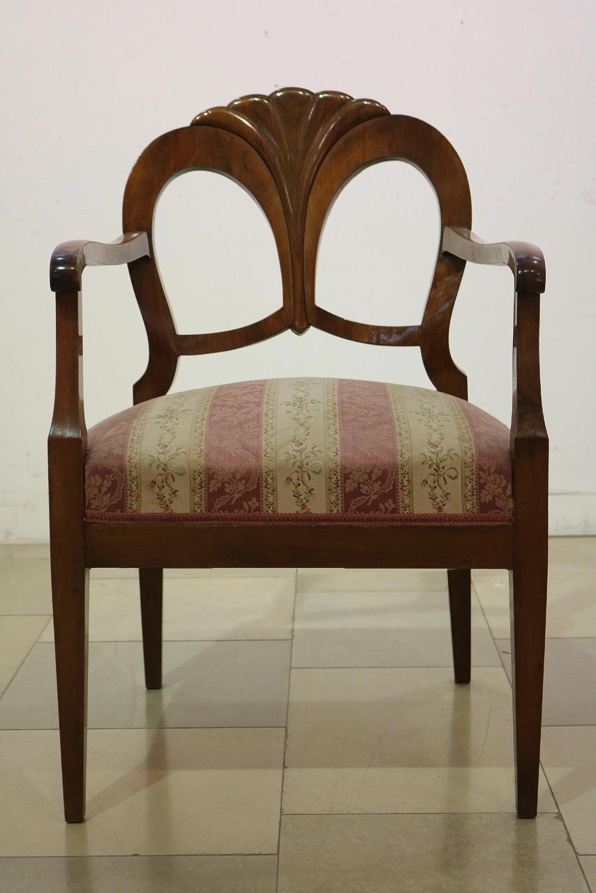Fauteuils en noyer Biedermeier du XIXe siècle. Vienne, vers 1830. Bon état - En vente à Vienna, AT
