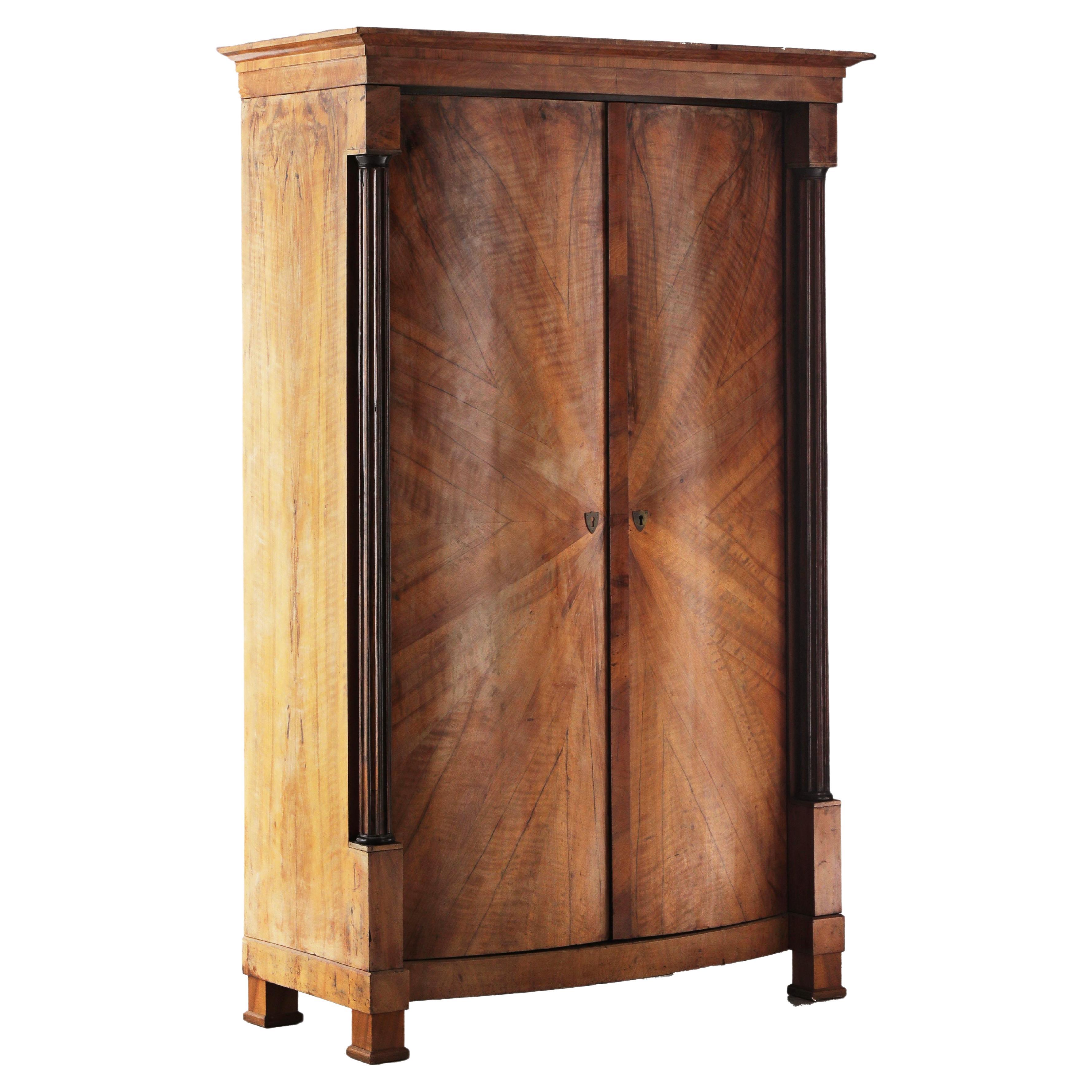 19th Century Fine Biedermeier Walnut Armoire. Vienna, c. 1825. For Sale