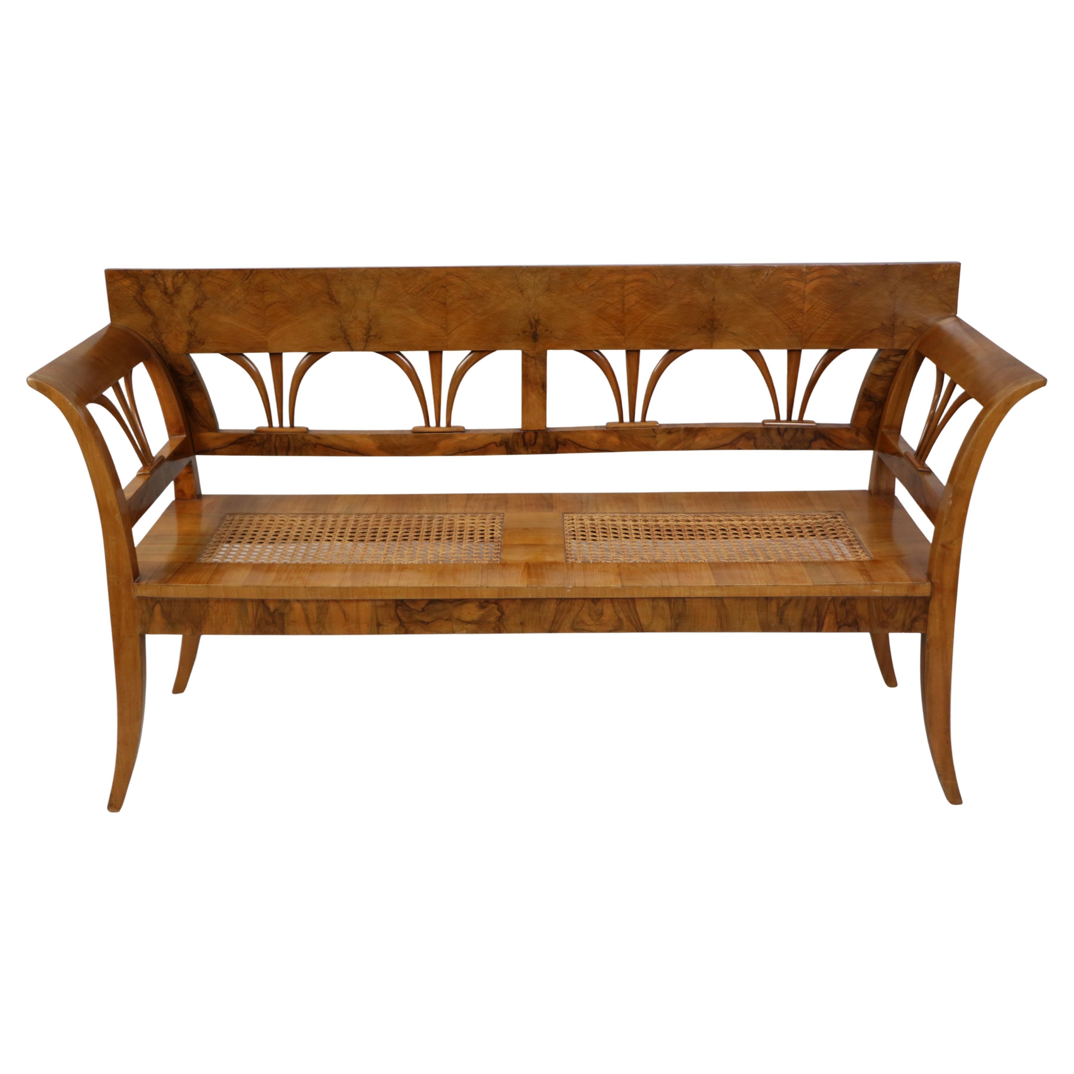 Panca in noce Biedermeier del XIX secolo. Vienna, 1825 circa. in vendita