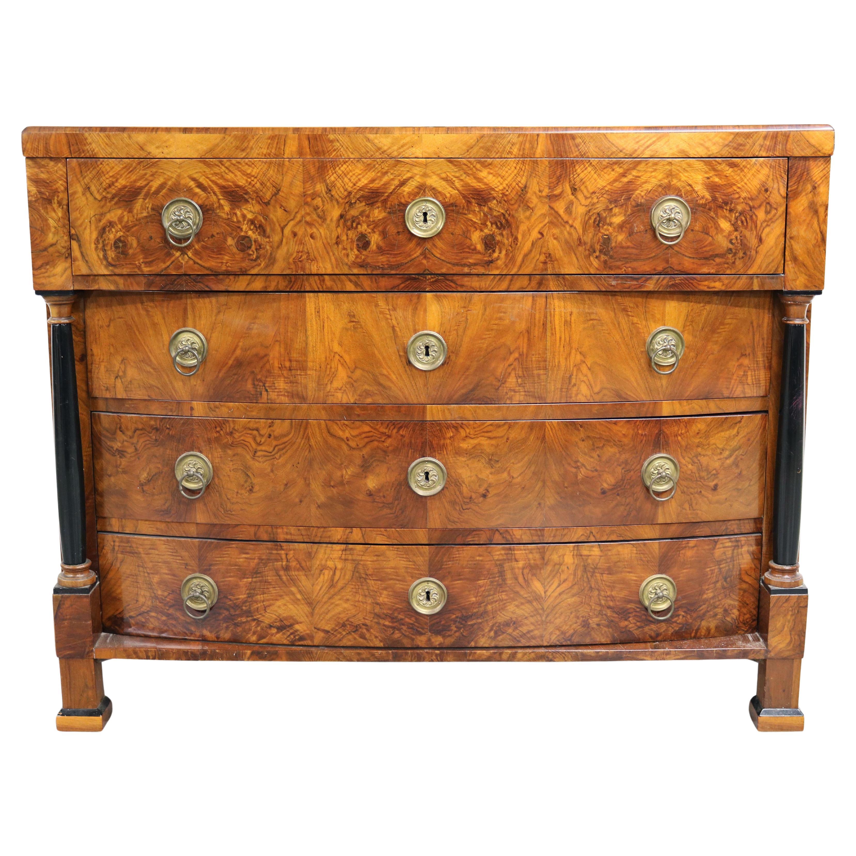 19th Century Fine Biedermeier Walnut Bureau-Commode. Vienna, c. 1825.