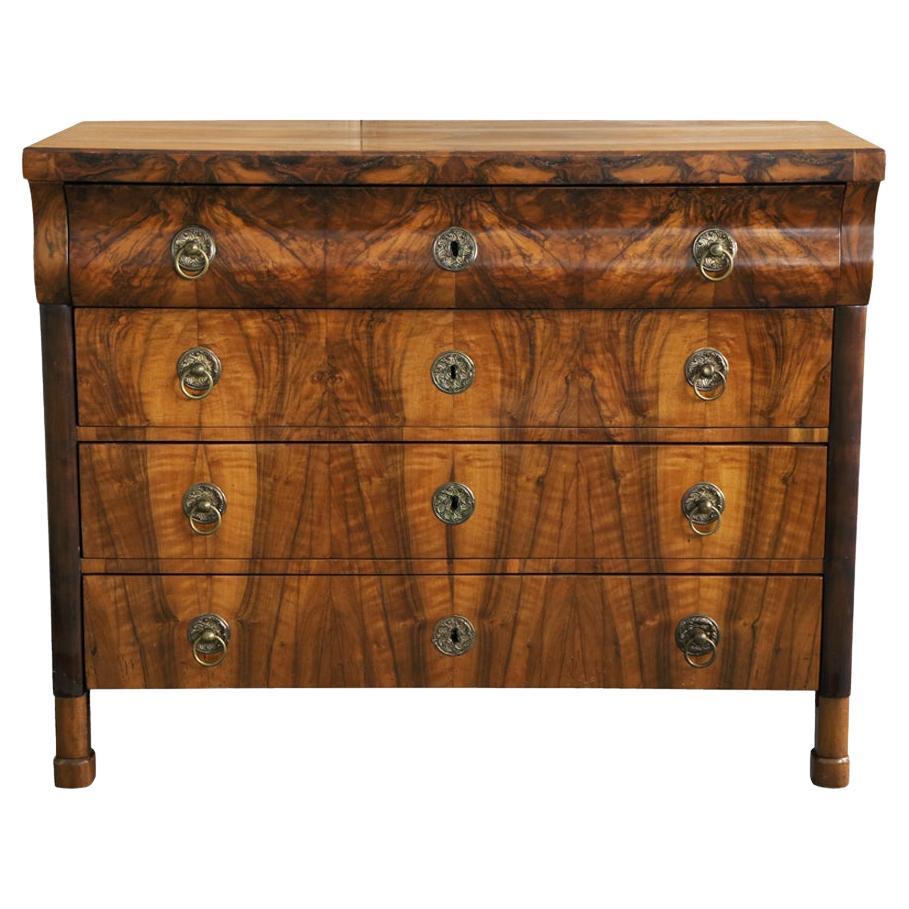 19th Century Fine Biedermeier Walnut Bureau-Commode. Vienna, c. 1825.
