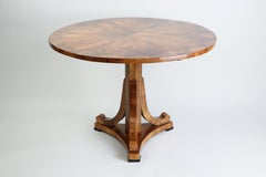 19th Century Fine Biedermeier Walnut Center Table. Vienna, c. 1825.