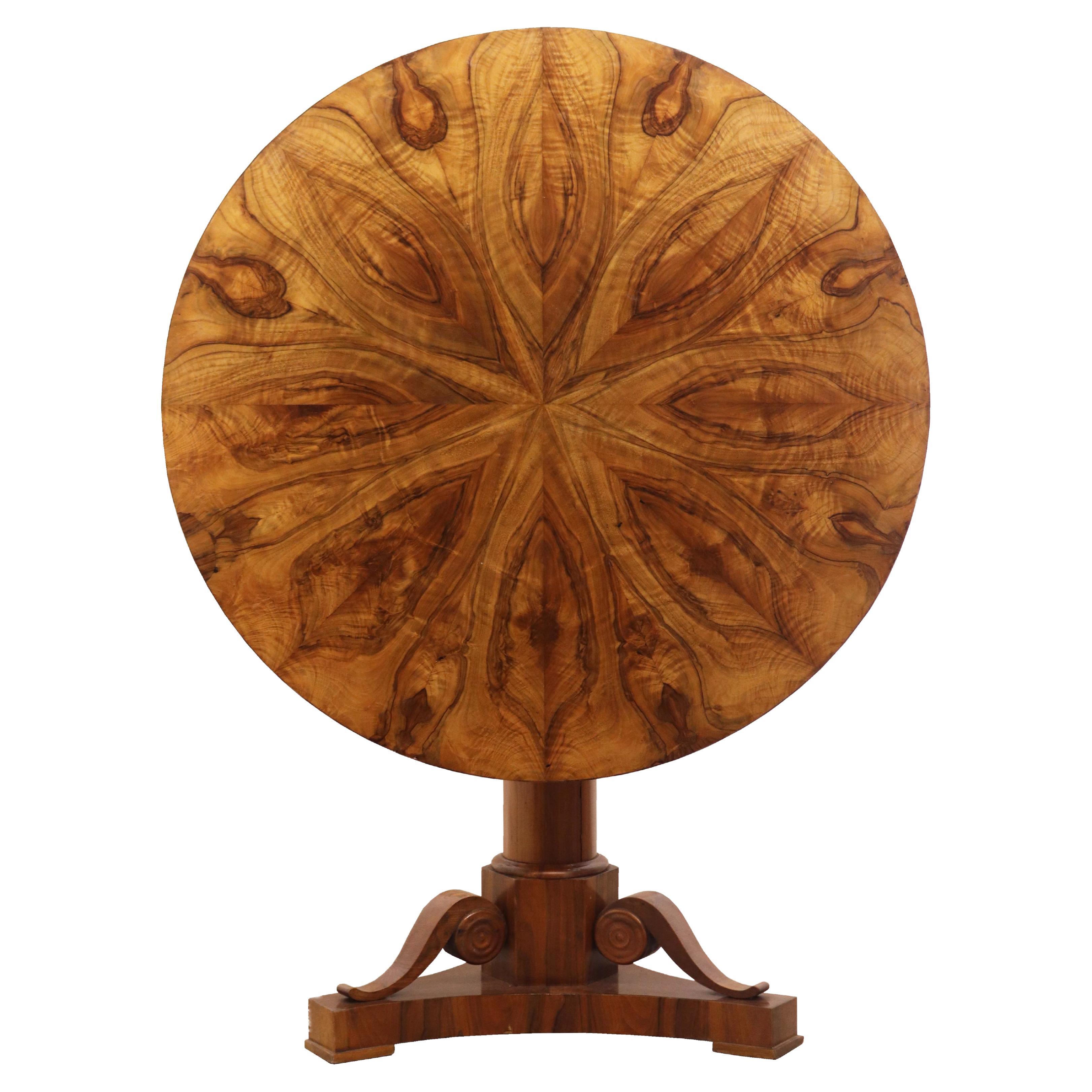 19th Century Fine Biedermeier Walnut Center Table. Vienna, c. 1825. For Sale