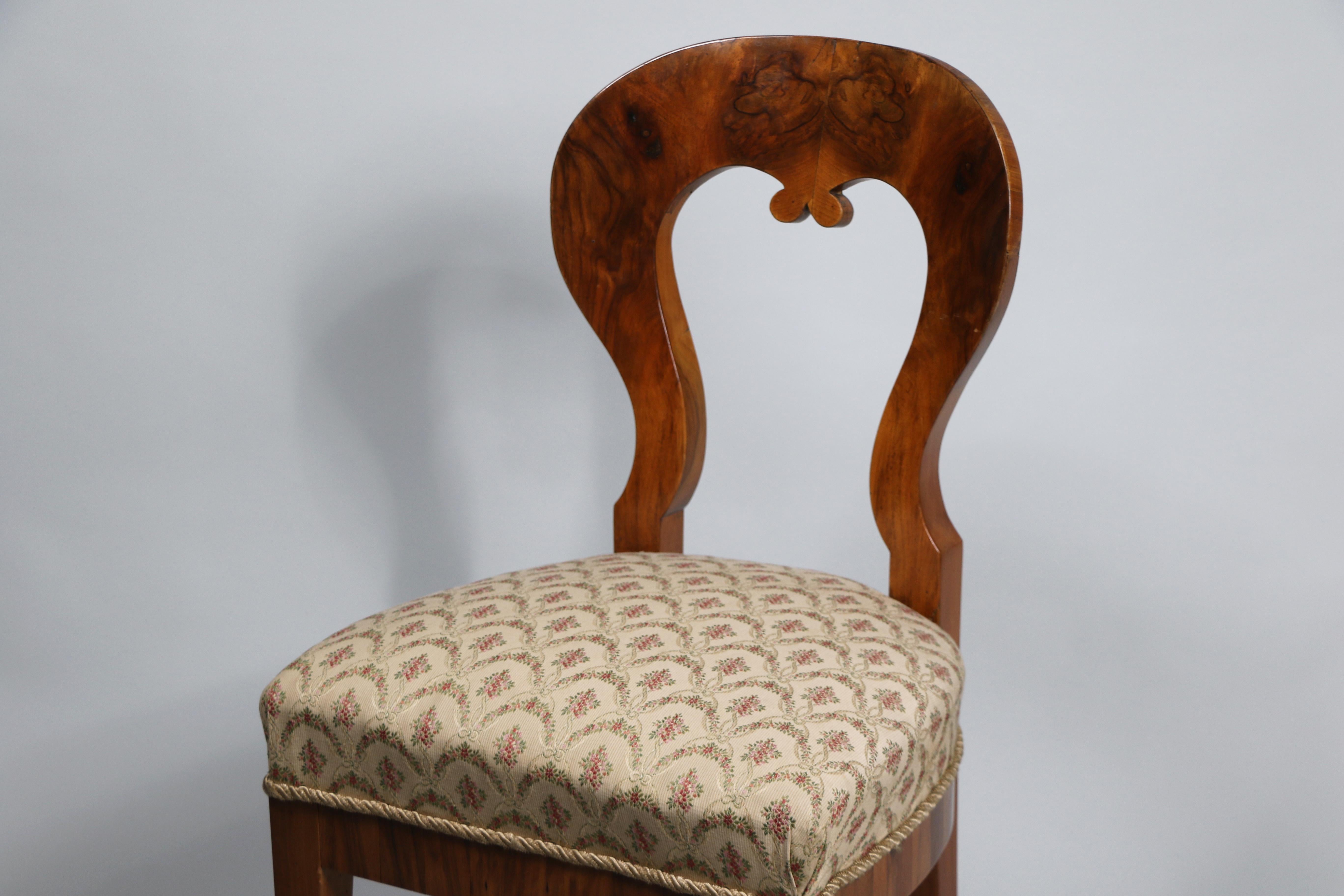 19th Century Biedermeier Walnut Chair. Vienna, c. 1825 For Sale 2