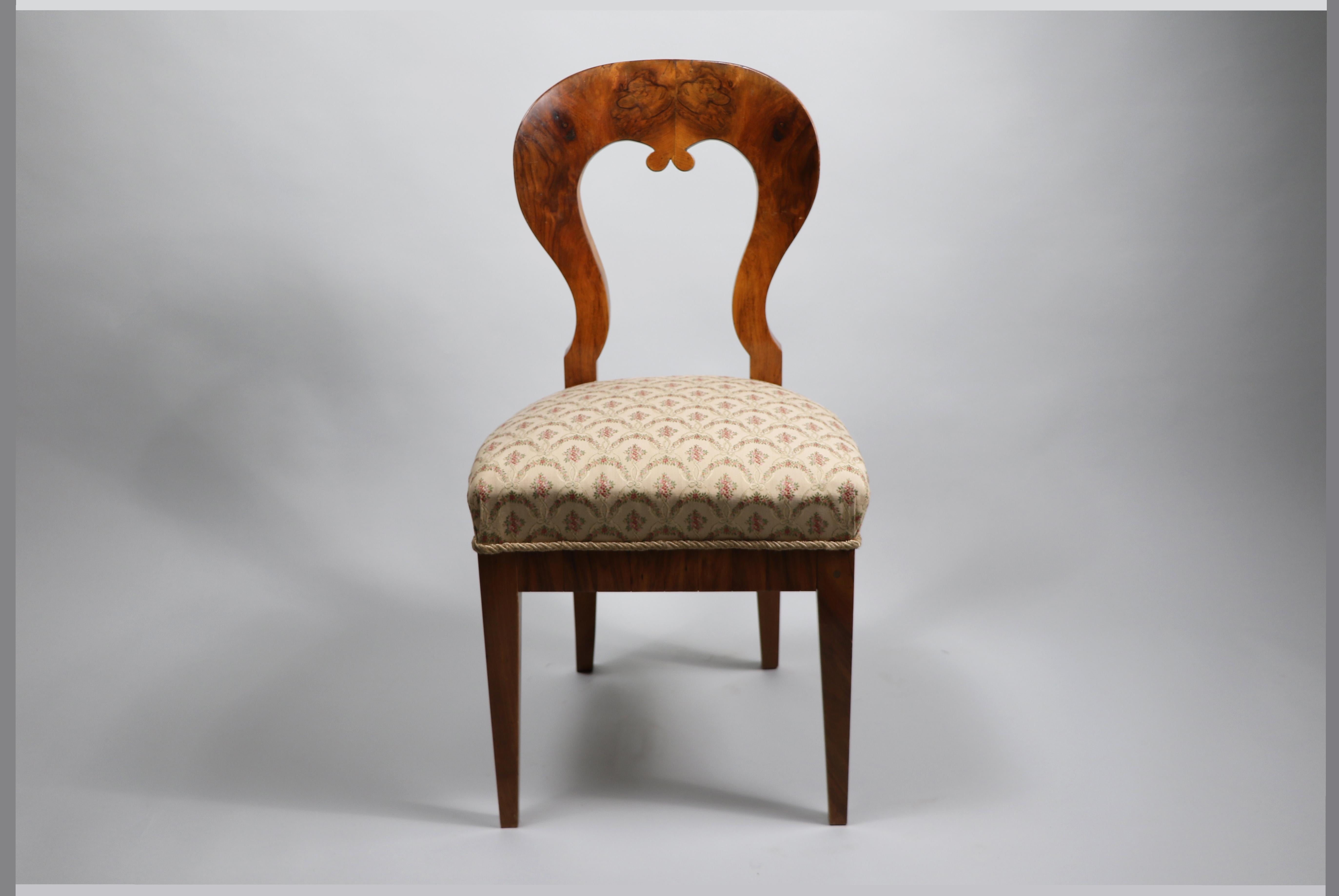 19th Century Biedermeier Walnut Chair. Vienna, c. 1825 For Sale 3