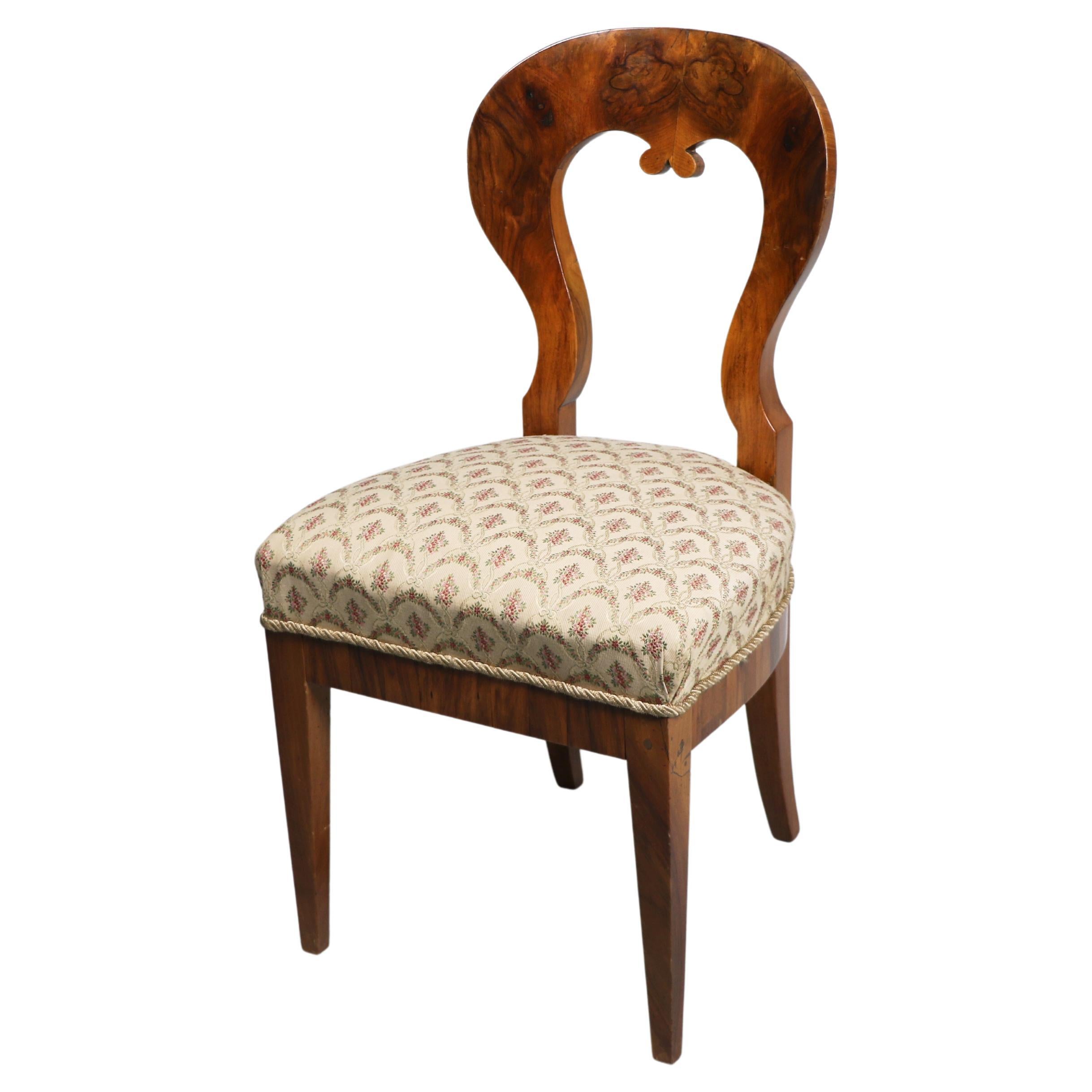 19th Century Biedermeier Walnut Chair. Vienna, c. 1825 For Sale