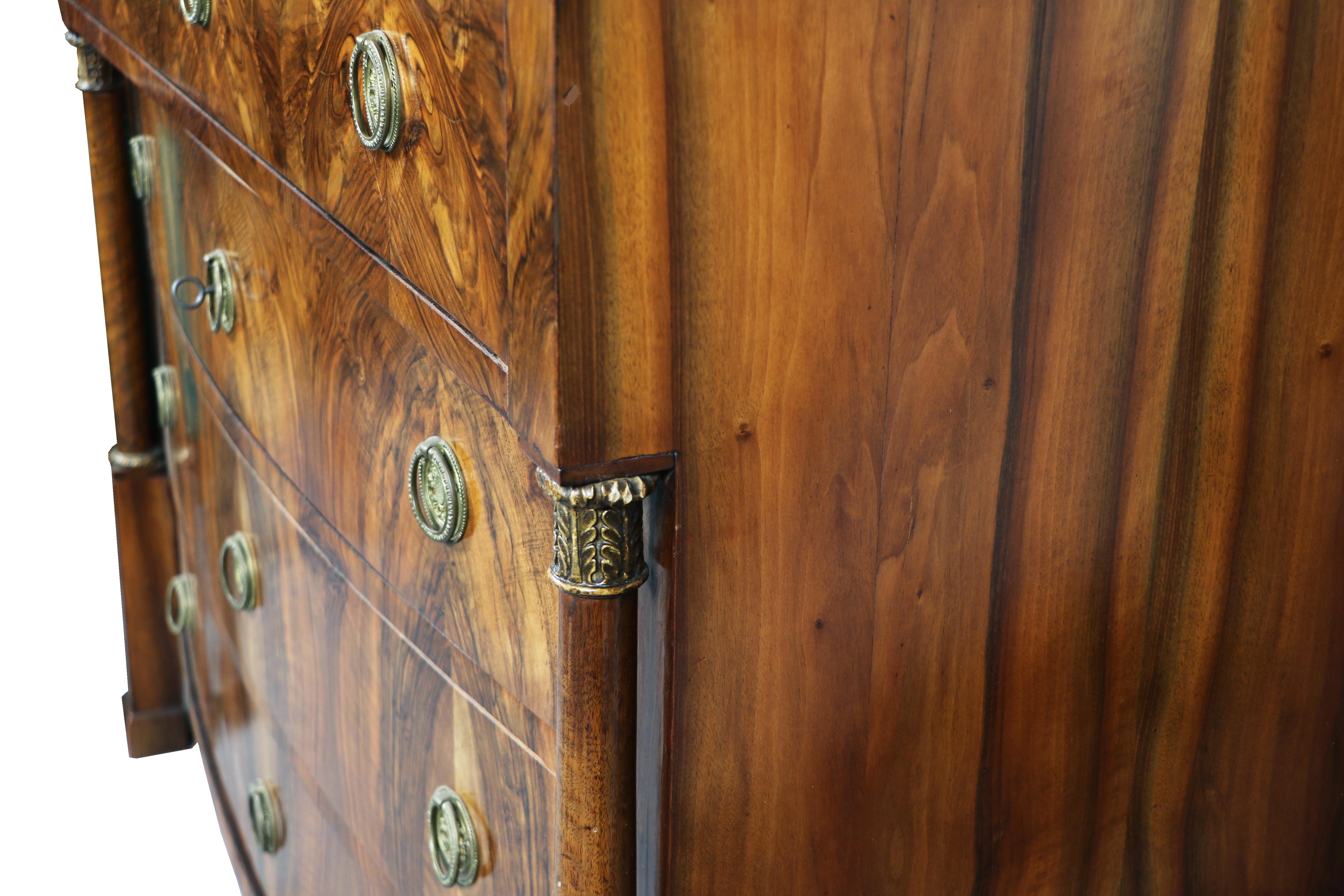 19th Century Fine Biedermeier Walnut Chest of Drawers. Vienna, c. 1825. 8