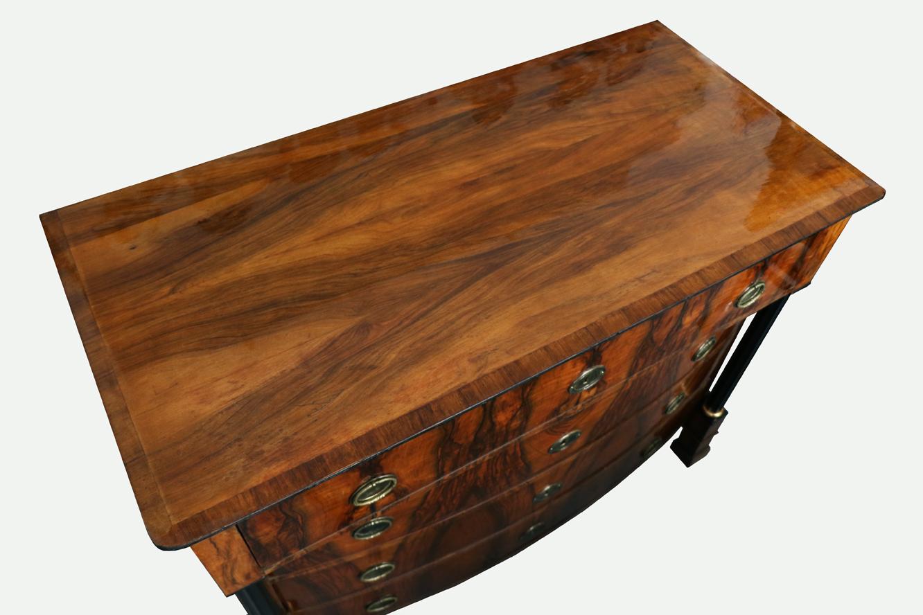 Cassapanca in noce Biedermeier del XIX secolo. Vienna, 1825 circa. in vendita 4
