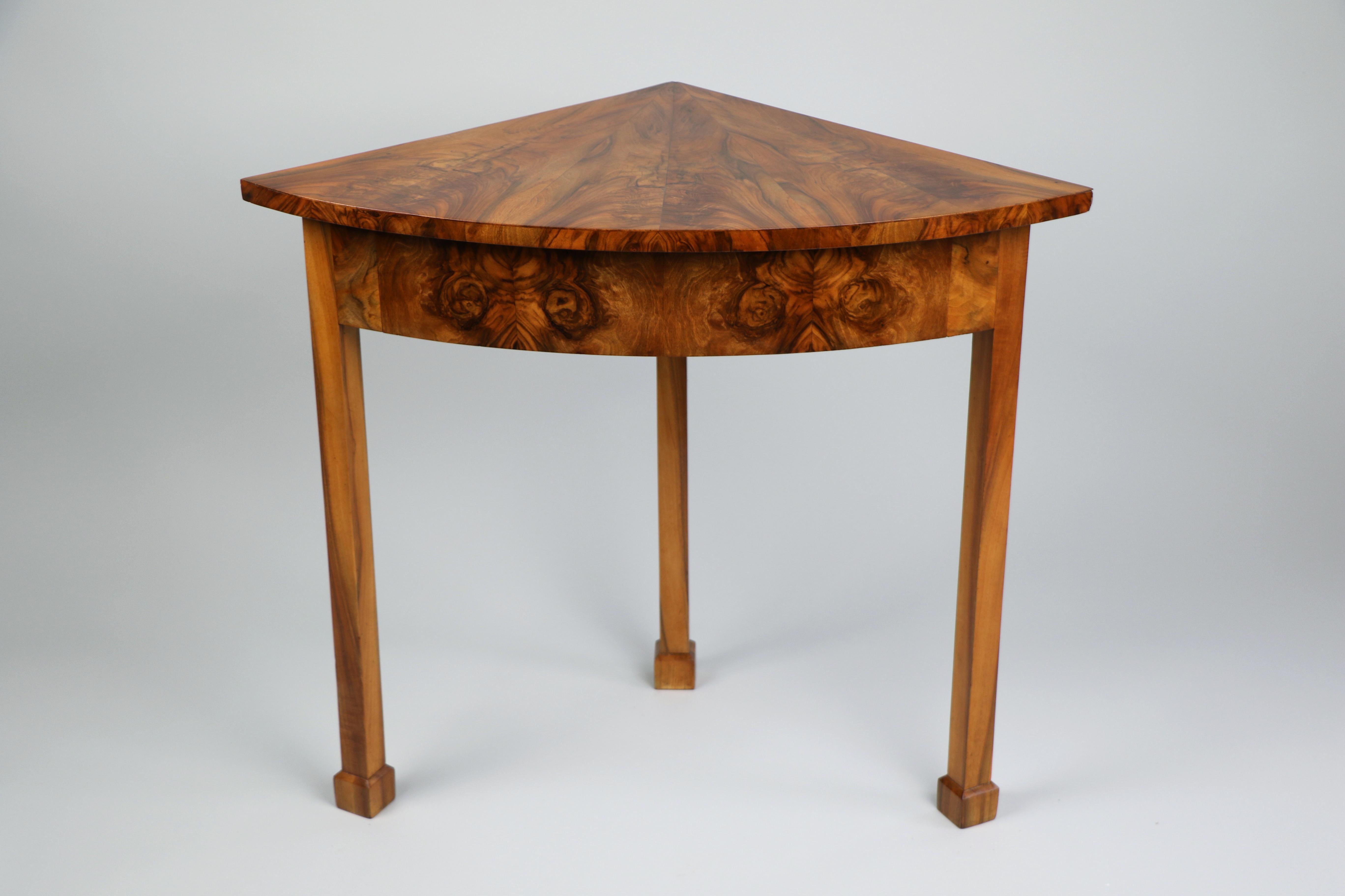 Polished 19th Century Fine Biedermeier Walnut Corner Console Table. Vienna, c. 1825. For Sale