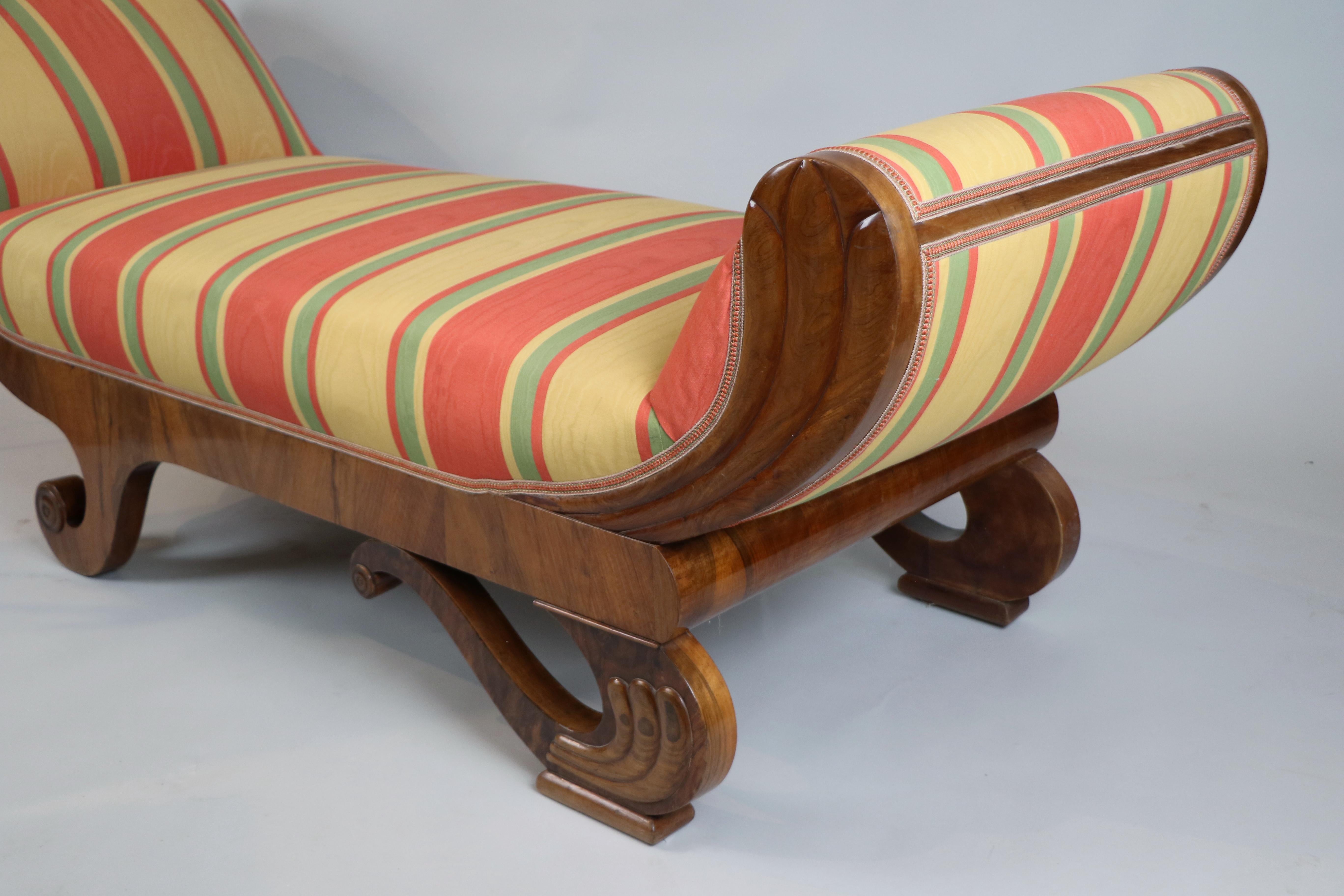 Récamière en noyer Biedermeier du XIXe siècle. Vienne, vers 1825. en vente 7