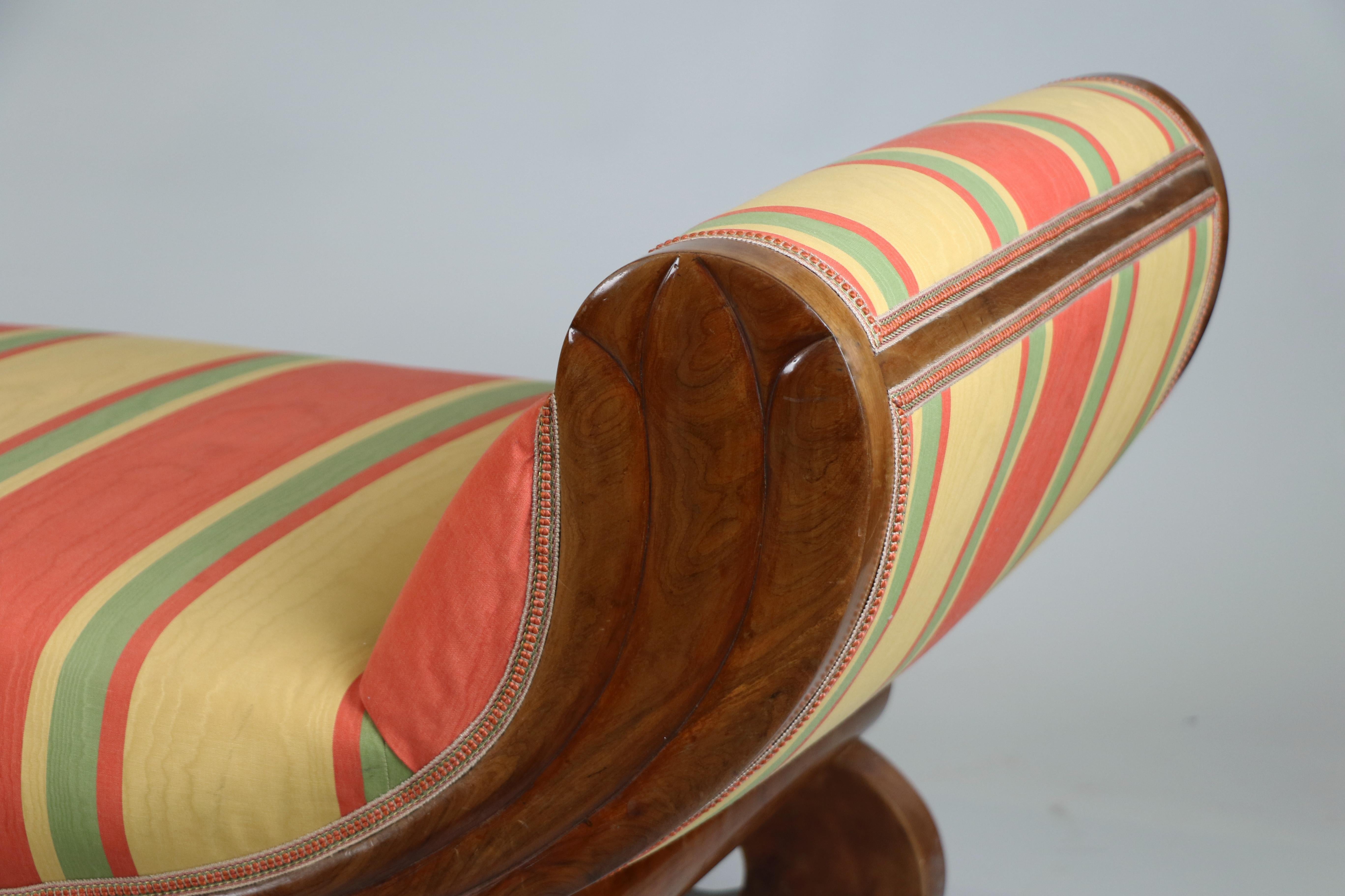 Récamière en noyer Biedermeier du XIXe siècle. Vienne, vers 1825. en vente 9