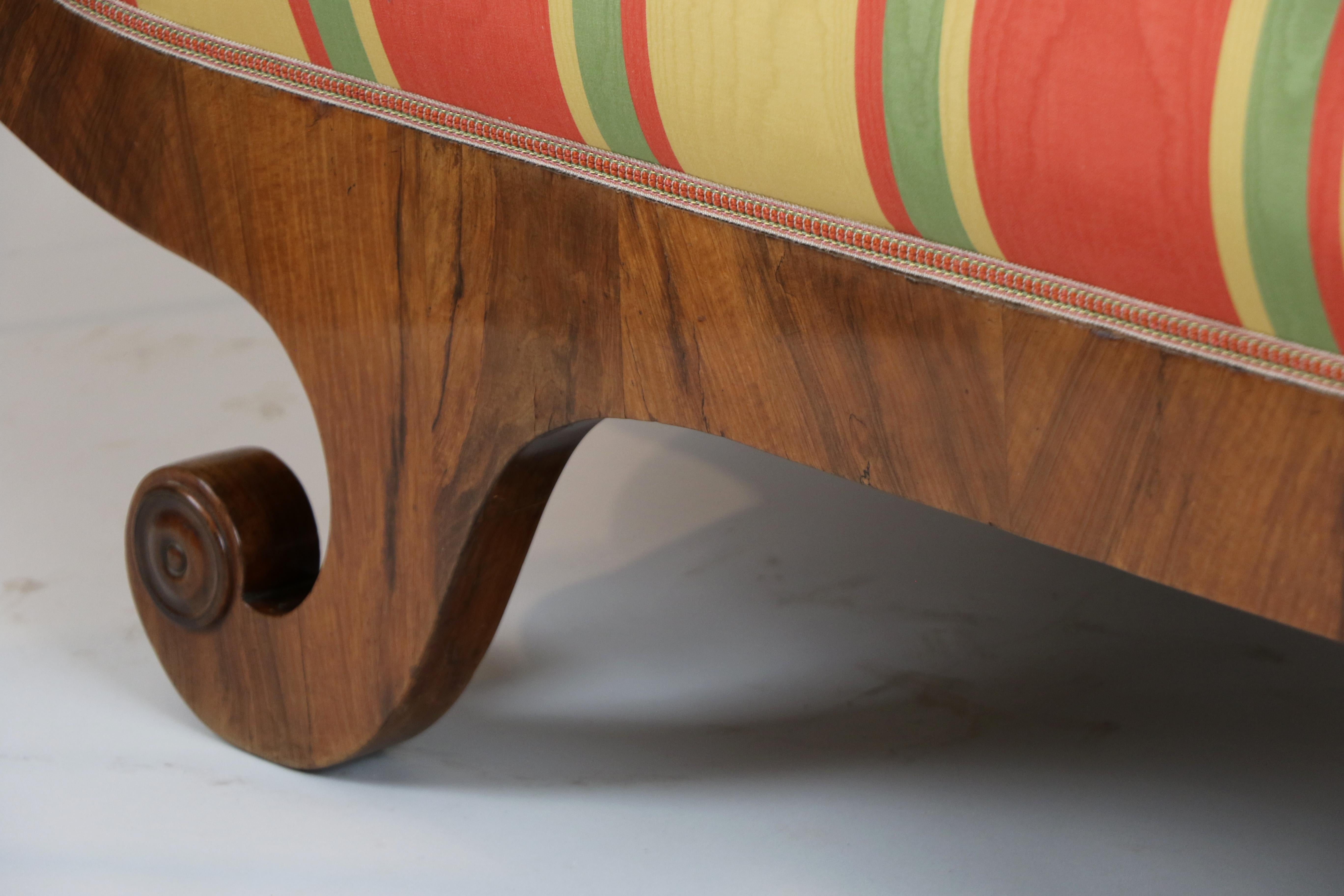 Récamière en noyer Biedermeier du XIXe siècle. Vienne, vers 1825. en vente 10