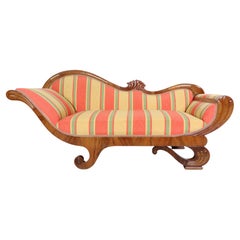 Recamiere in noce Biedermeier del XIX secolo. Vienna, 1825 circa.