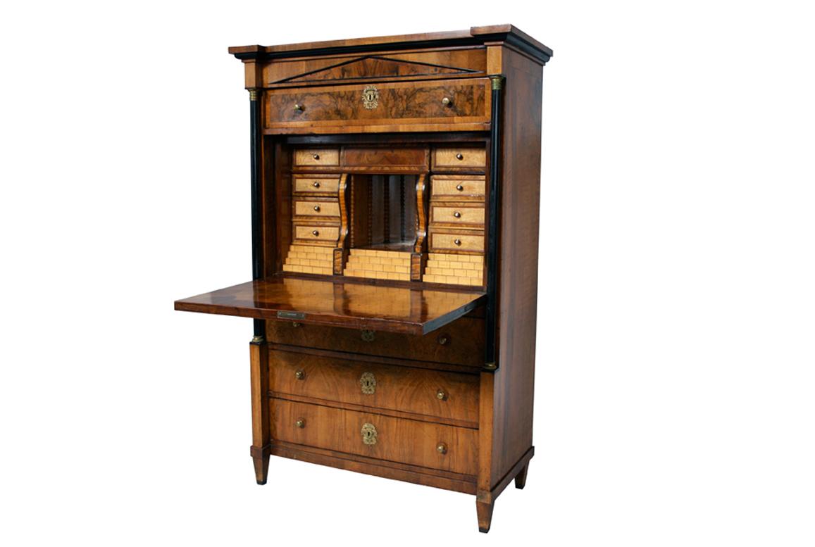 Specchio Secretaire in noce Biedermeier del XIX secolo. Vienna, 1825 circa. in vendita